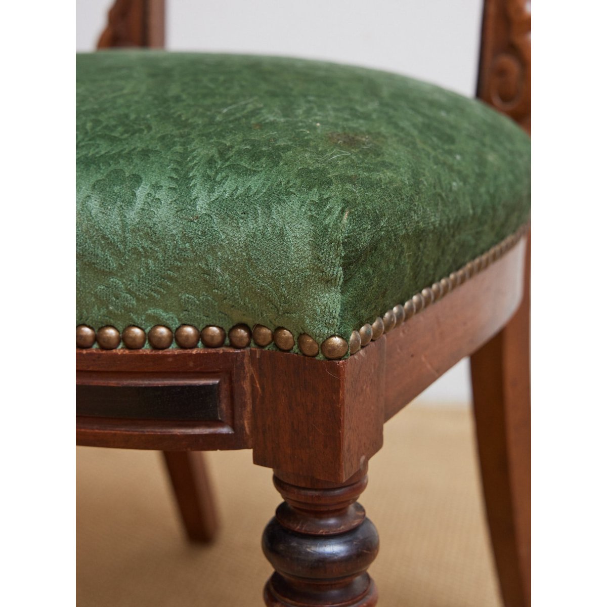 Paire de 2 chaises style Napoléon Claude N°1465 - Bon état bois clair, DEBONGOUT