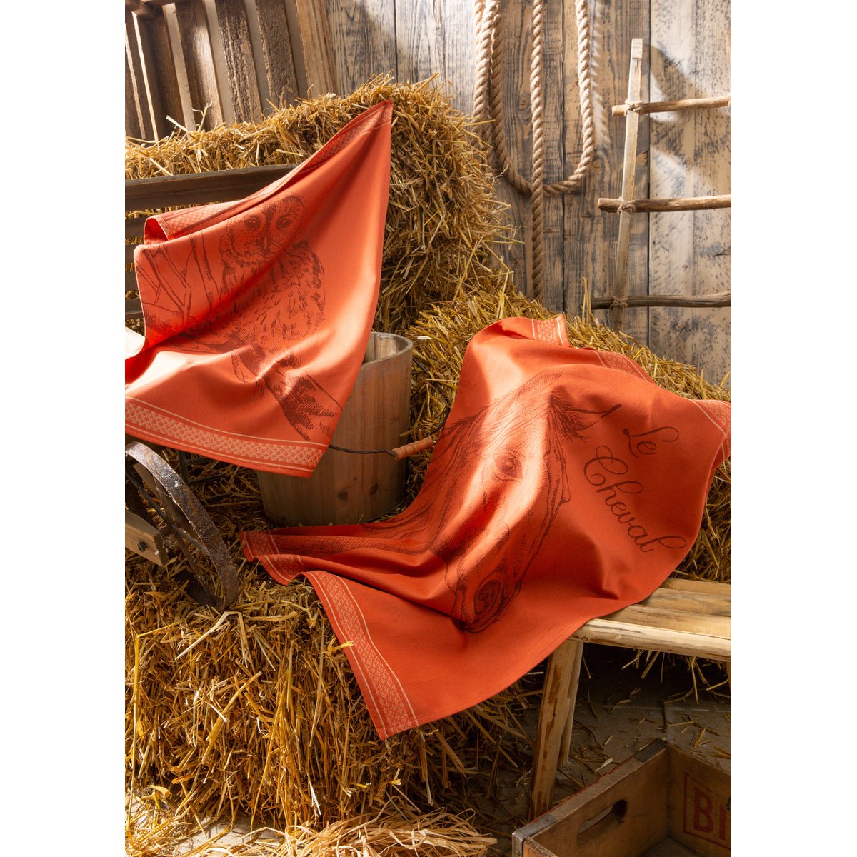 Torchon jacquard en coton CHOUETTE rouge, COUCKE