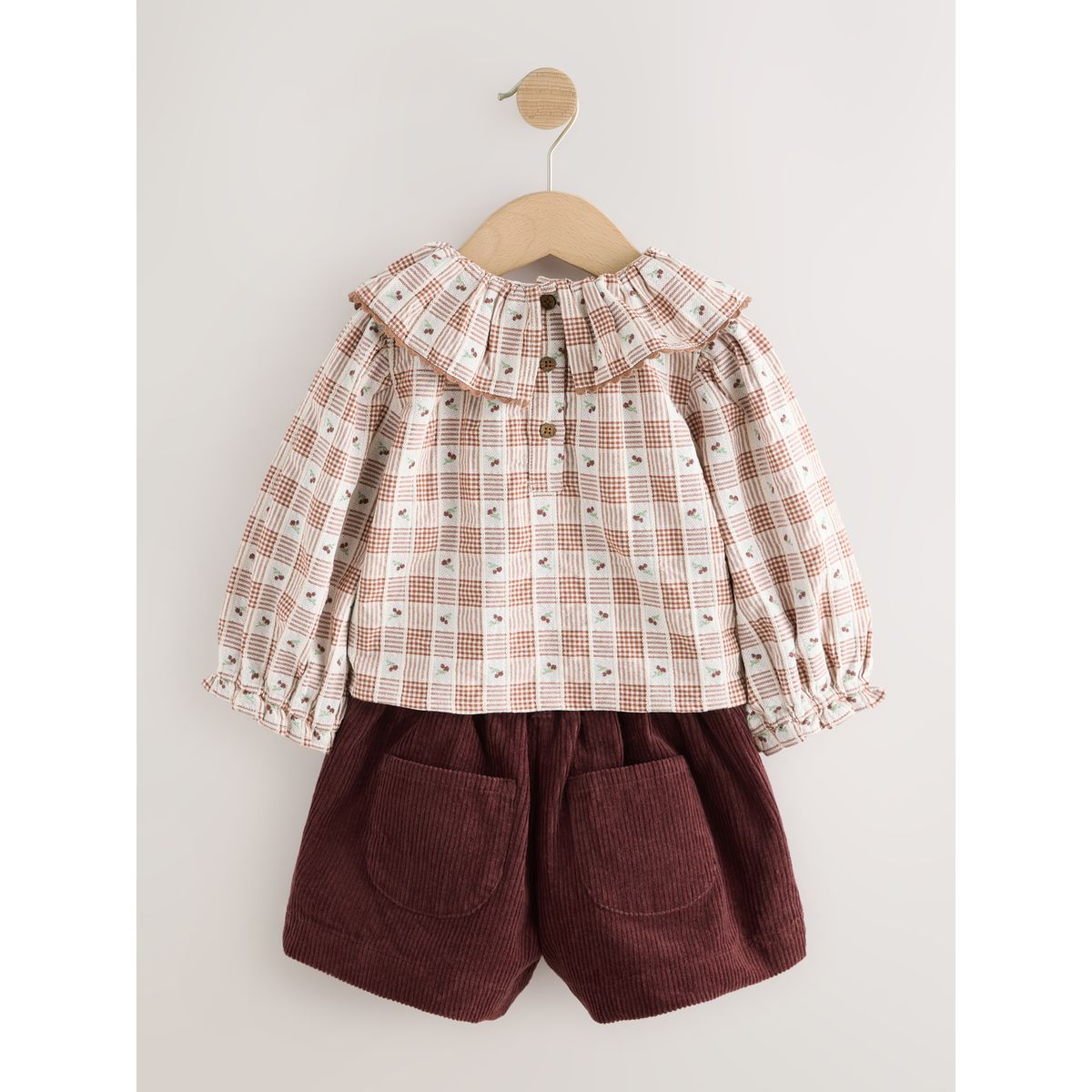 Short, chemisier et collants, 3 pièces cordon marron chocolat, NEXT