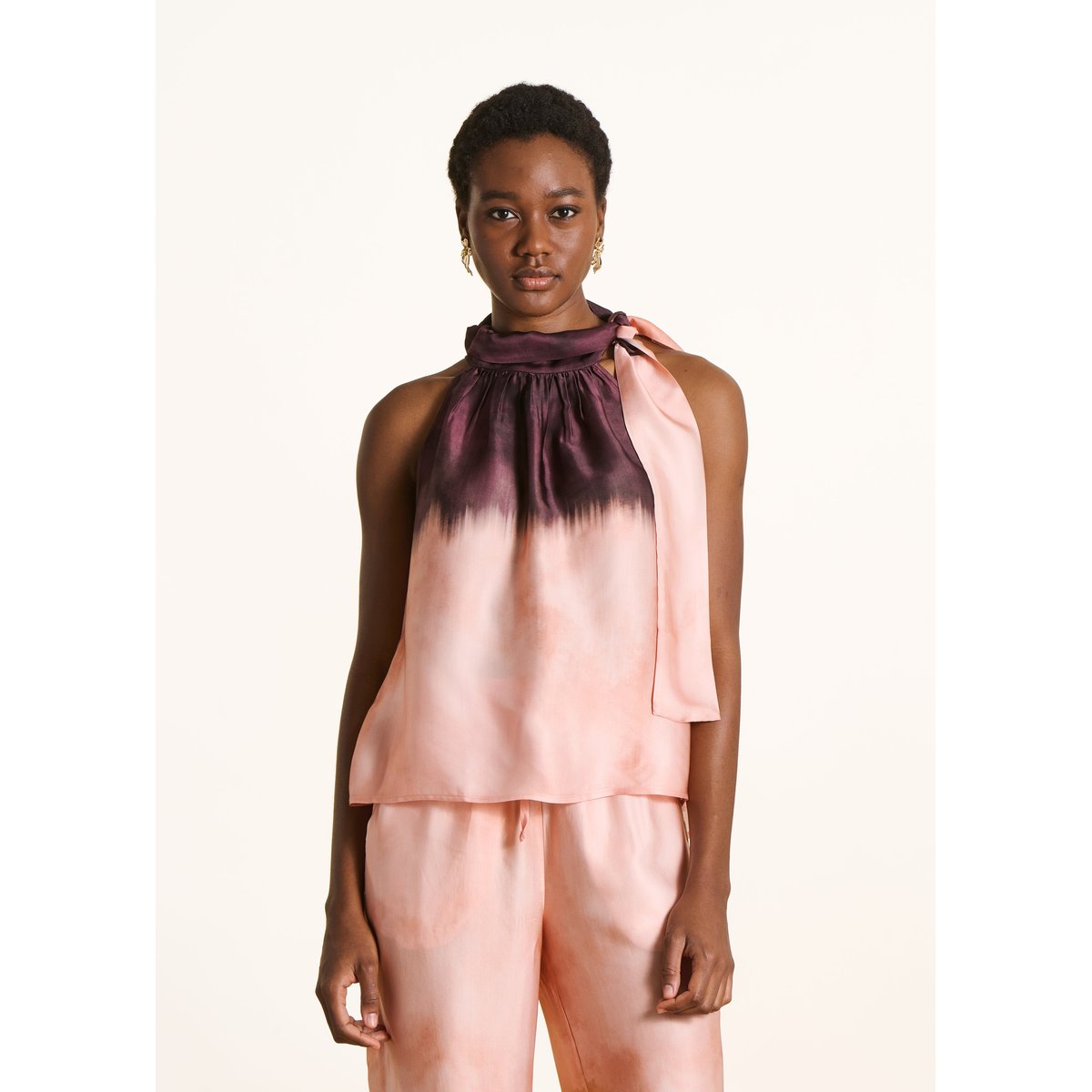 Top fluide sans manches en satin à imprimé tie & dye rosewood, LA FEE MARABOUTEE
