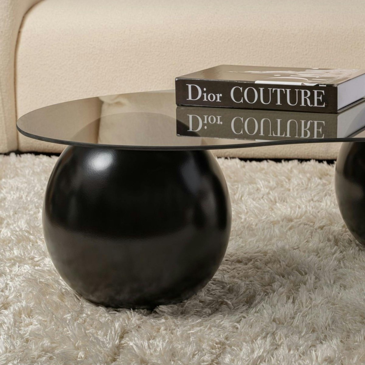 Table basse verre forme haricot pieds boules KOCHI fumé, PIER IMPORT
