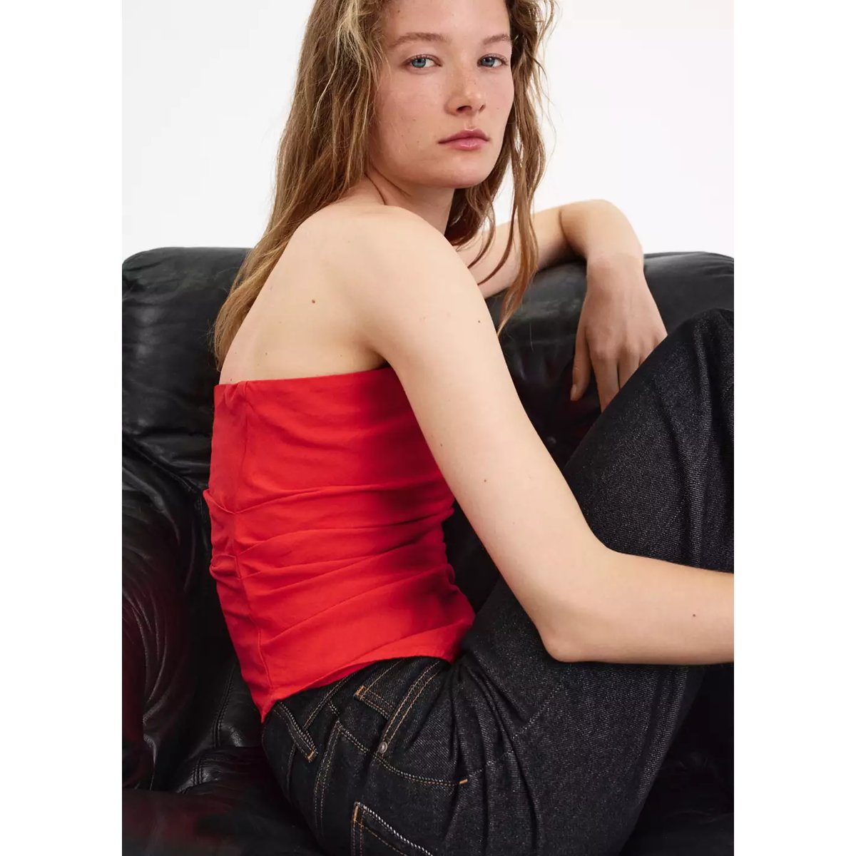 Top asymétrique détail drapé rouge, MANGO