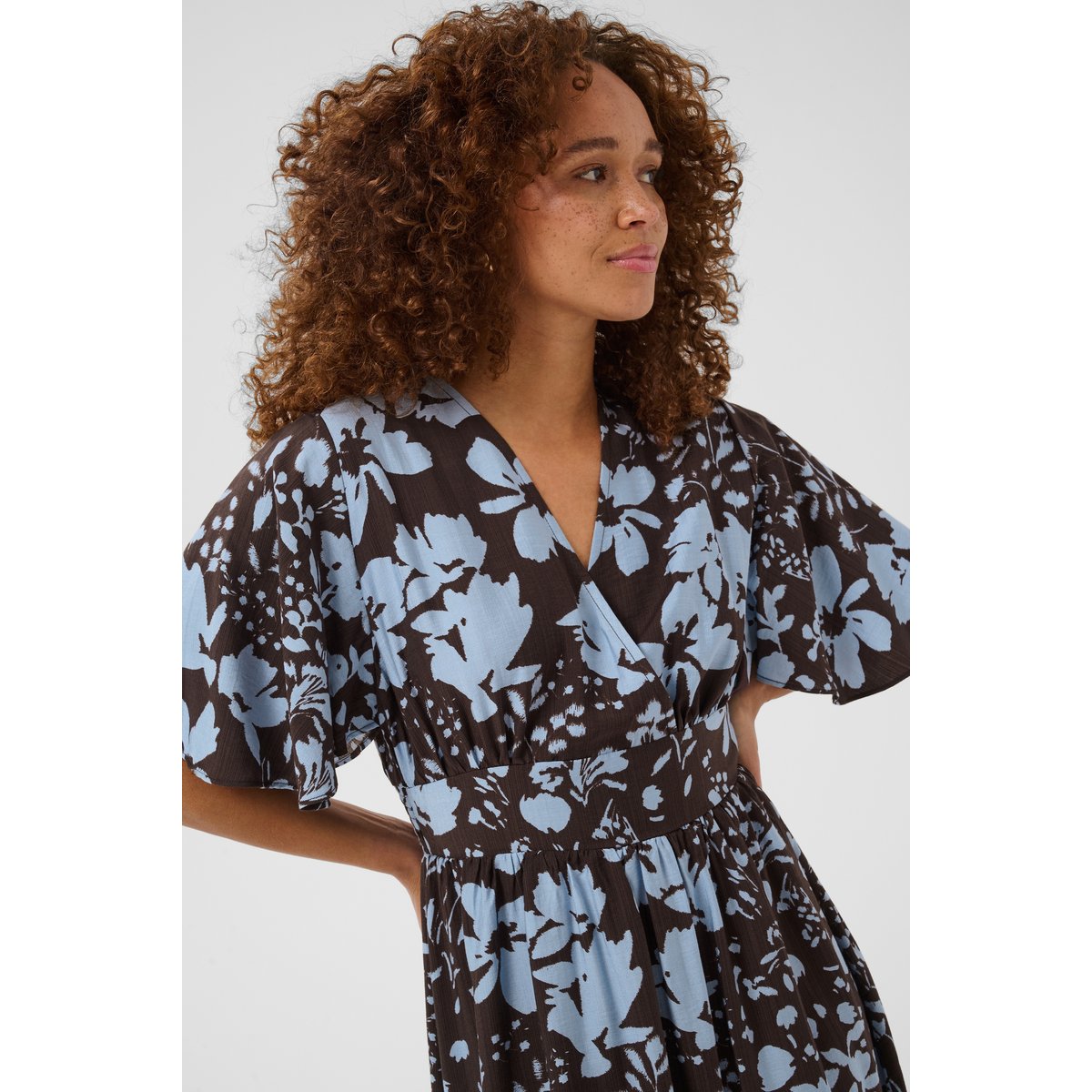 Robe marron coffee bean/blue fog flower, KAFFE