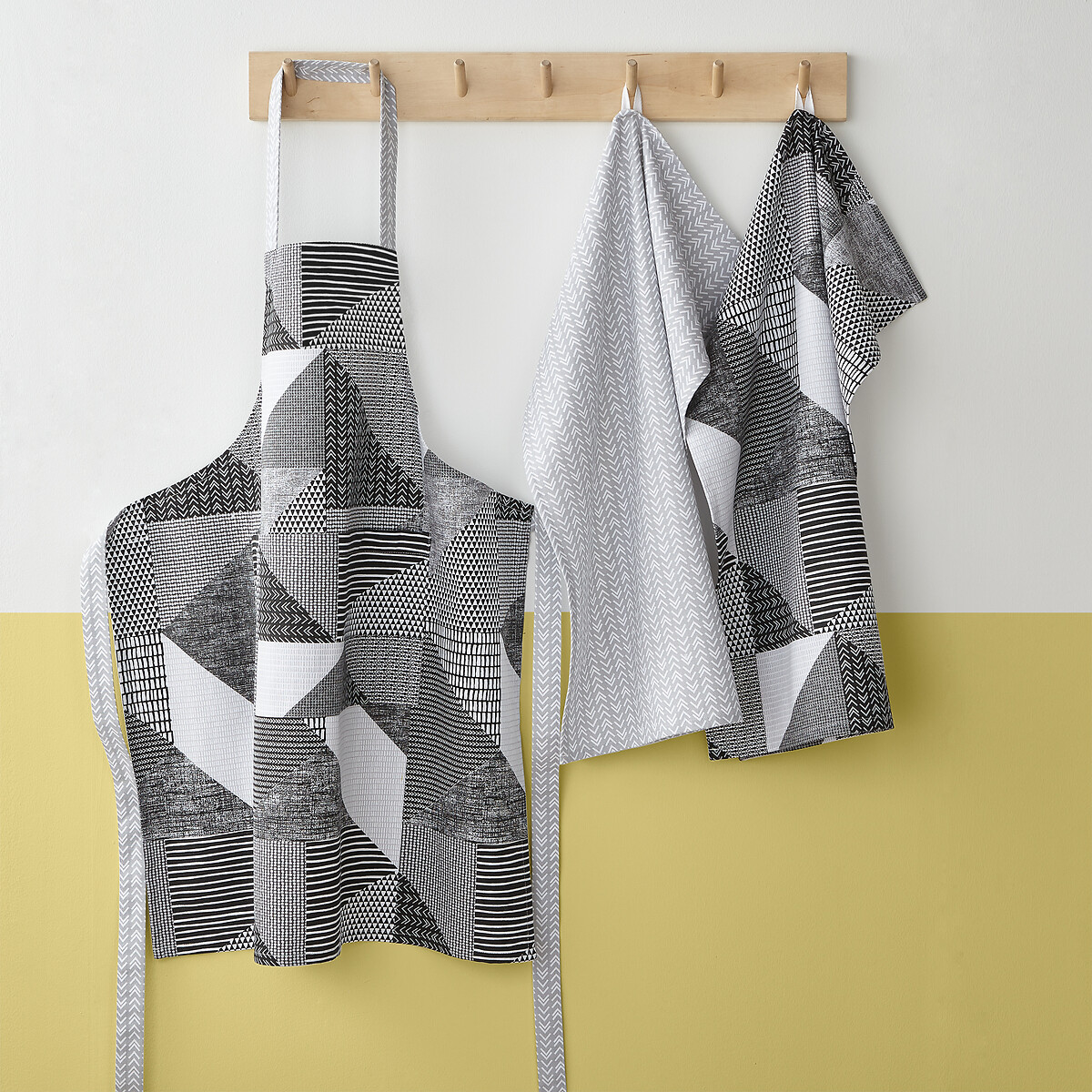 Larsson Geo Apron grey, CATHERINE LANSFIELD