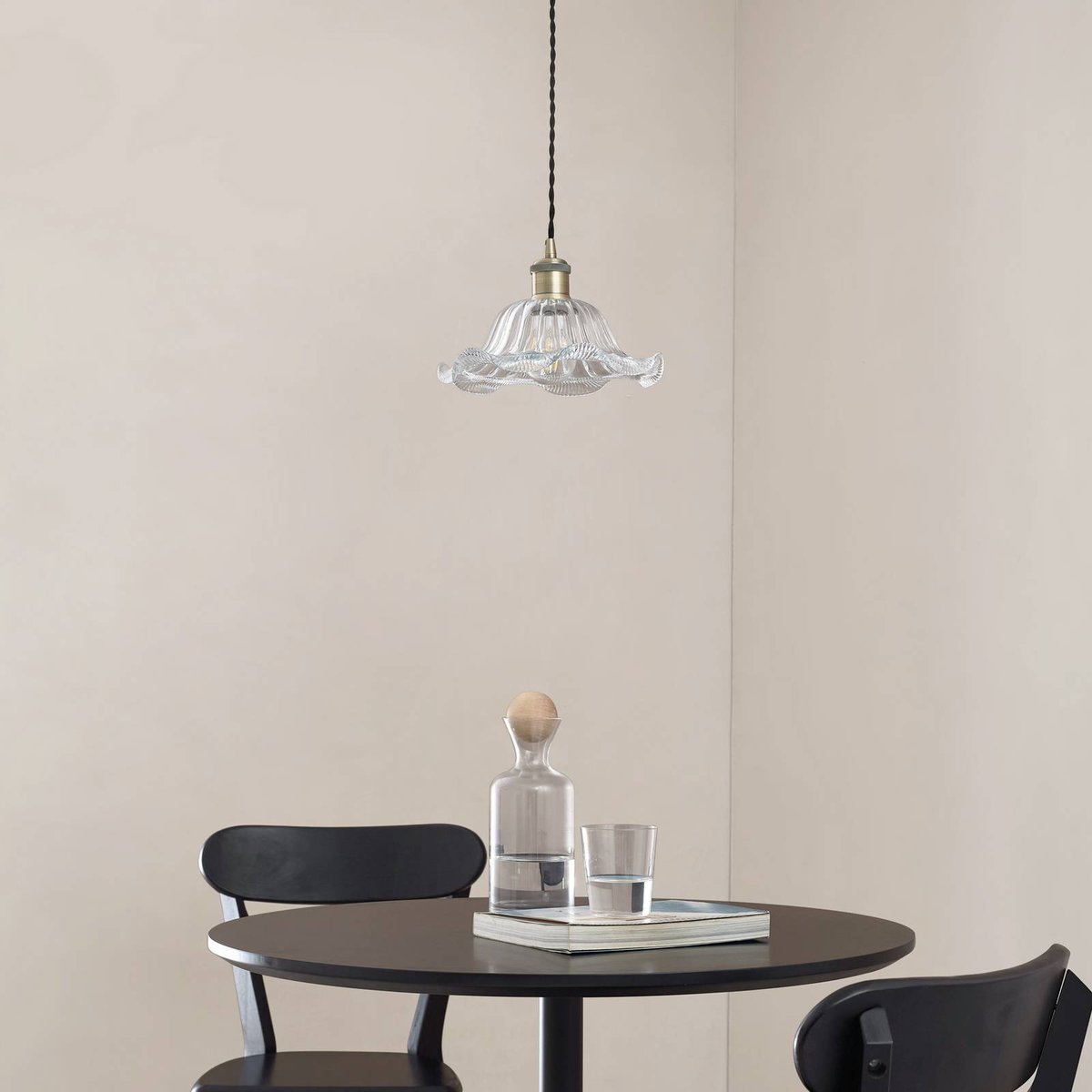 Suspension en verre antique, Ludowika transparent, laiton, noir, LINDBY