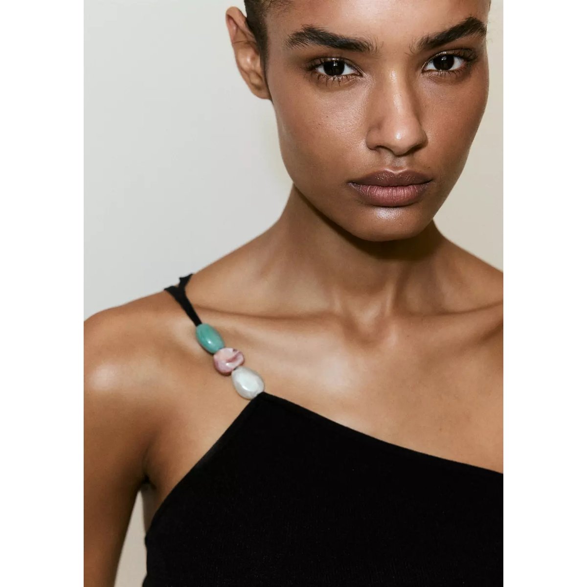 Top maille asymétrique noir, MANGO
