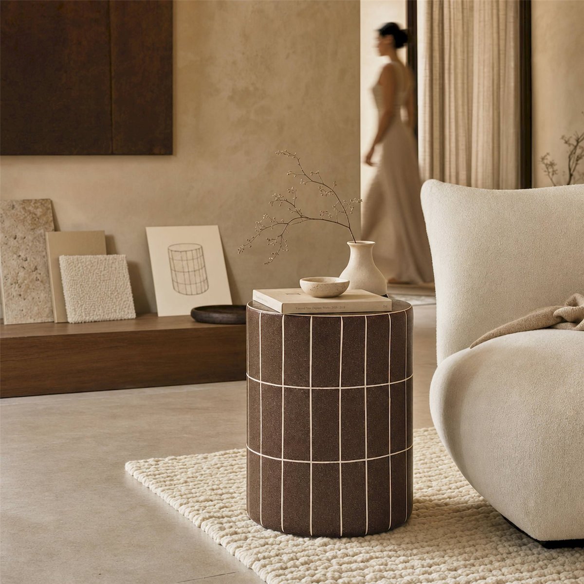 Table d'appoint en céramique collection S.TANK marron mat avec lignes contrastées, RECOLLECTION