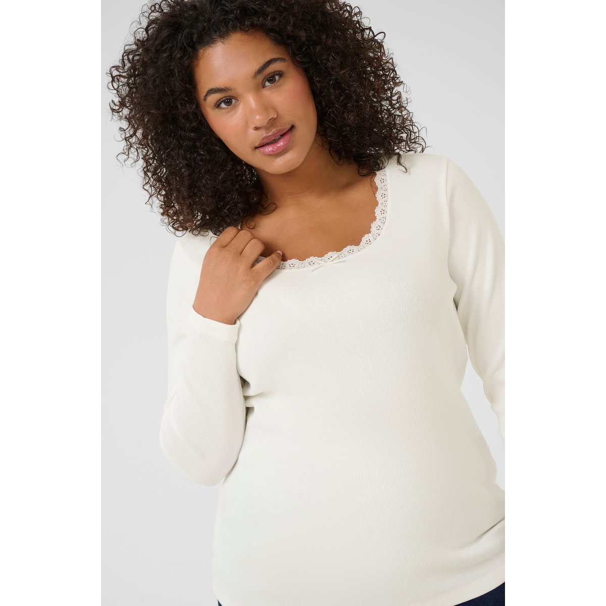 T-shirt blanc chalk, KAFFE CURVE