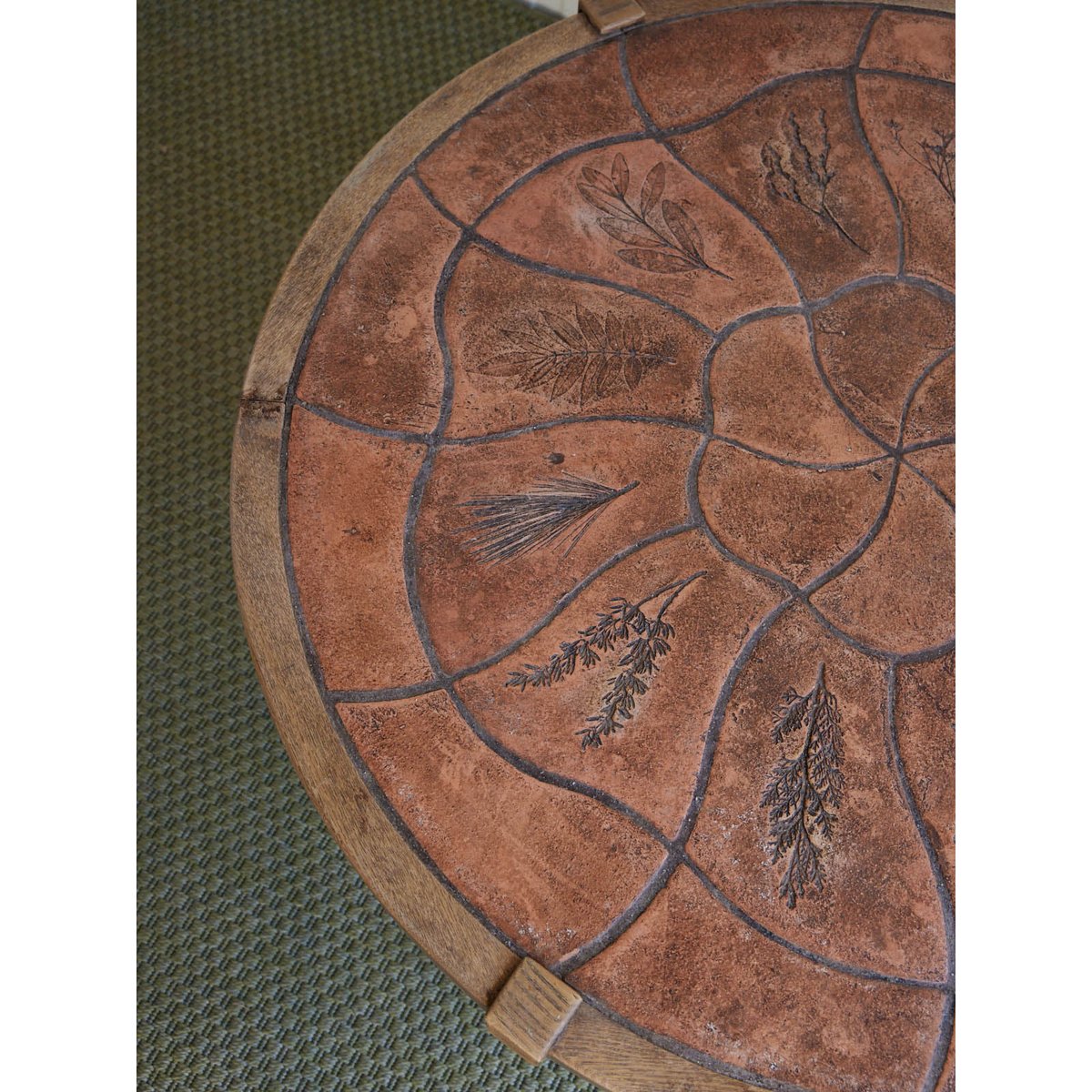 Table basse en céramique Léonie N°1578 - Bon état ocre rouge, DEBONGOUT