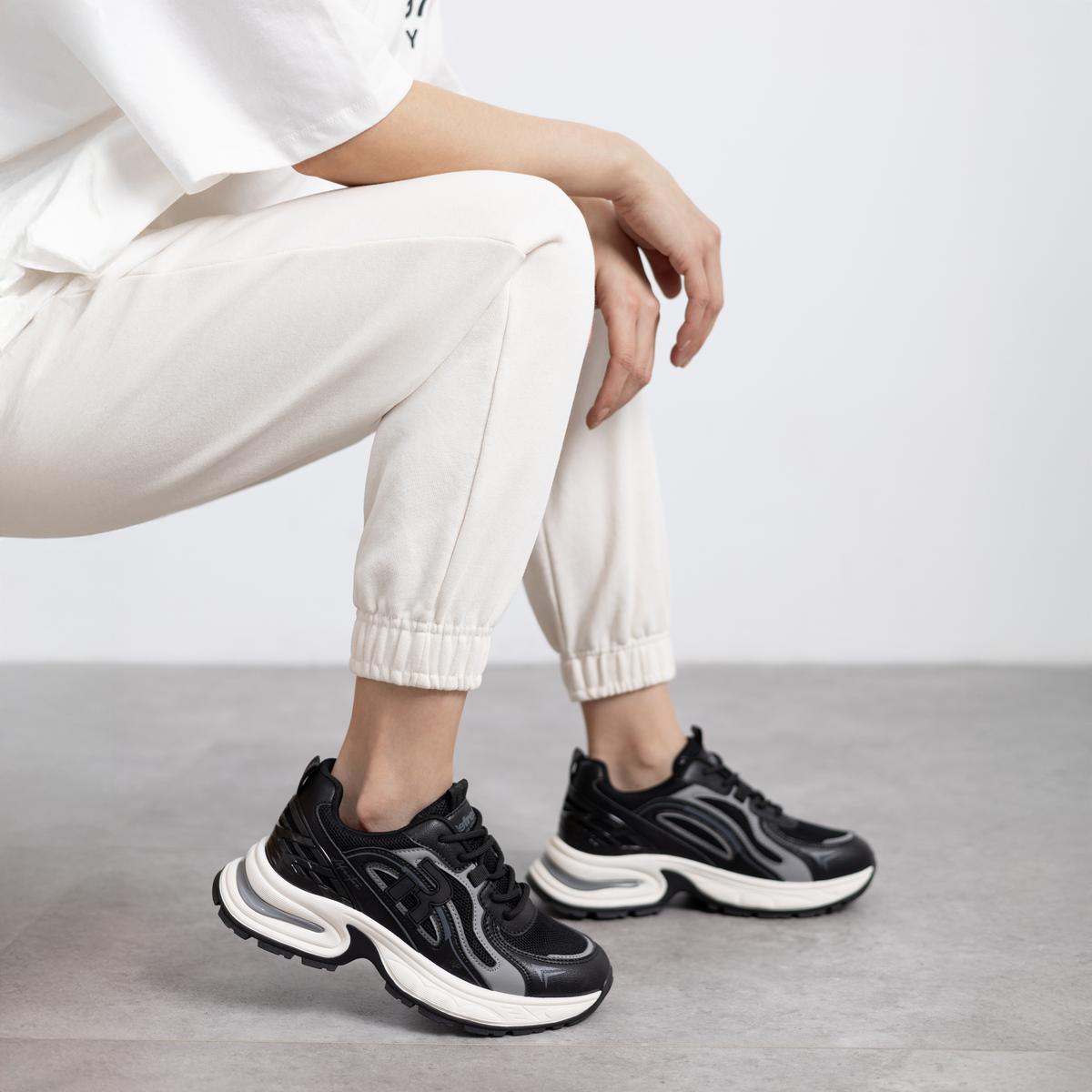 Baskets Plaine Lacets noir, REFRESH