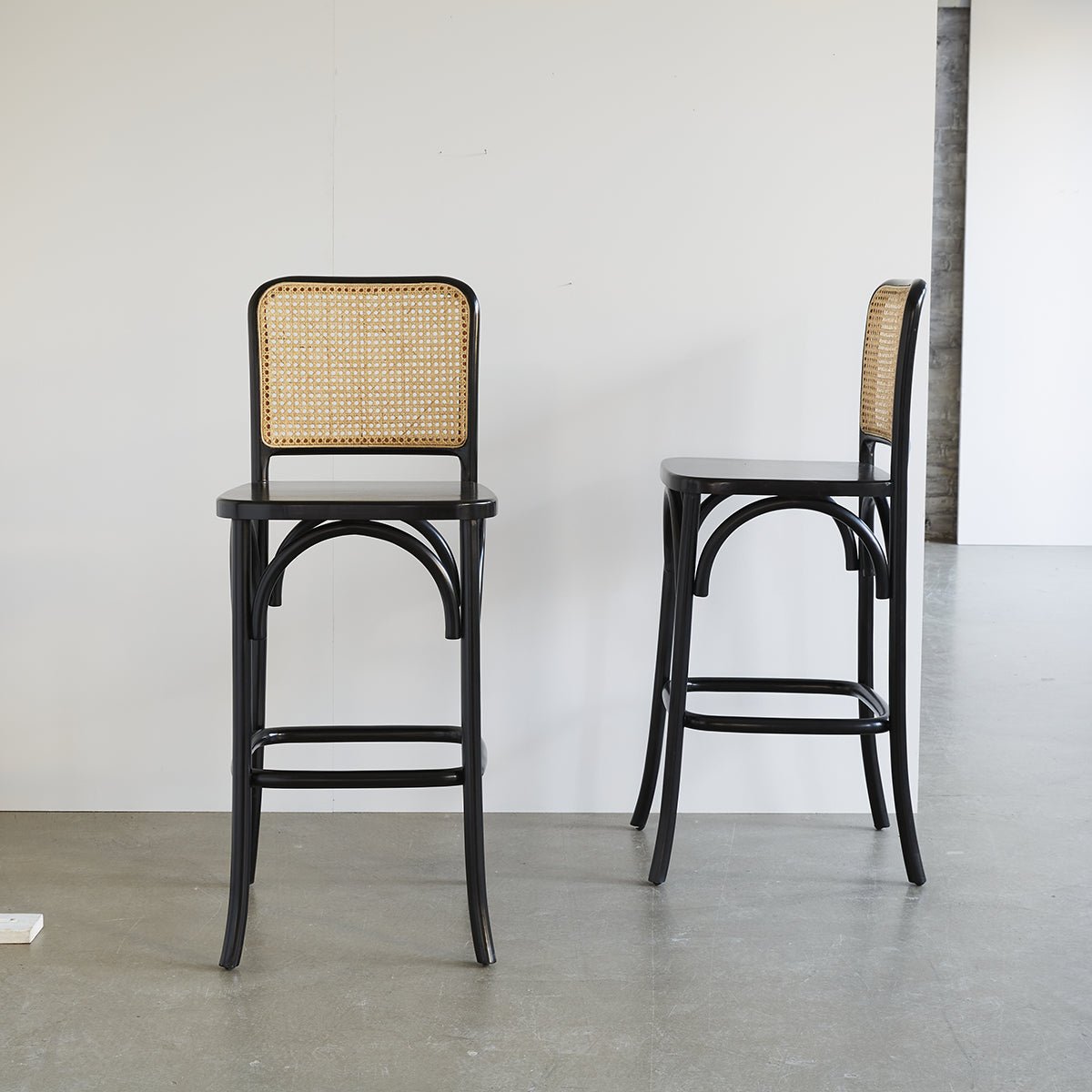 Tabouret de bar en bois d'acajou et cannage  ARON noir, BERAH GETAH