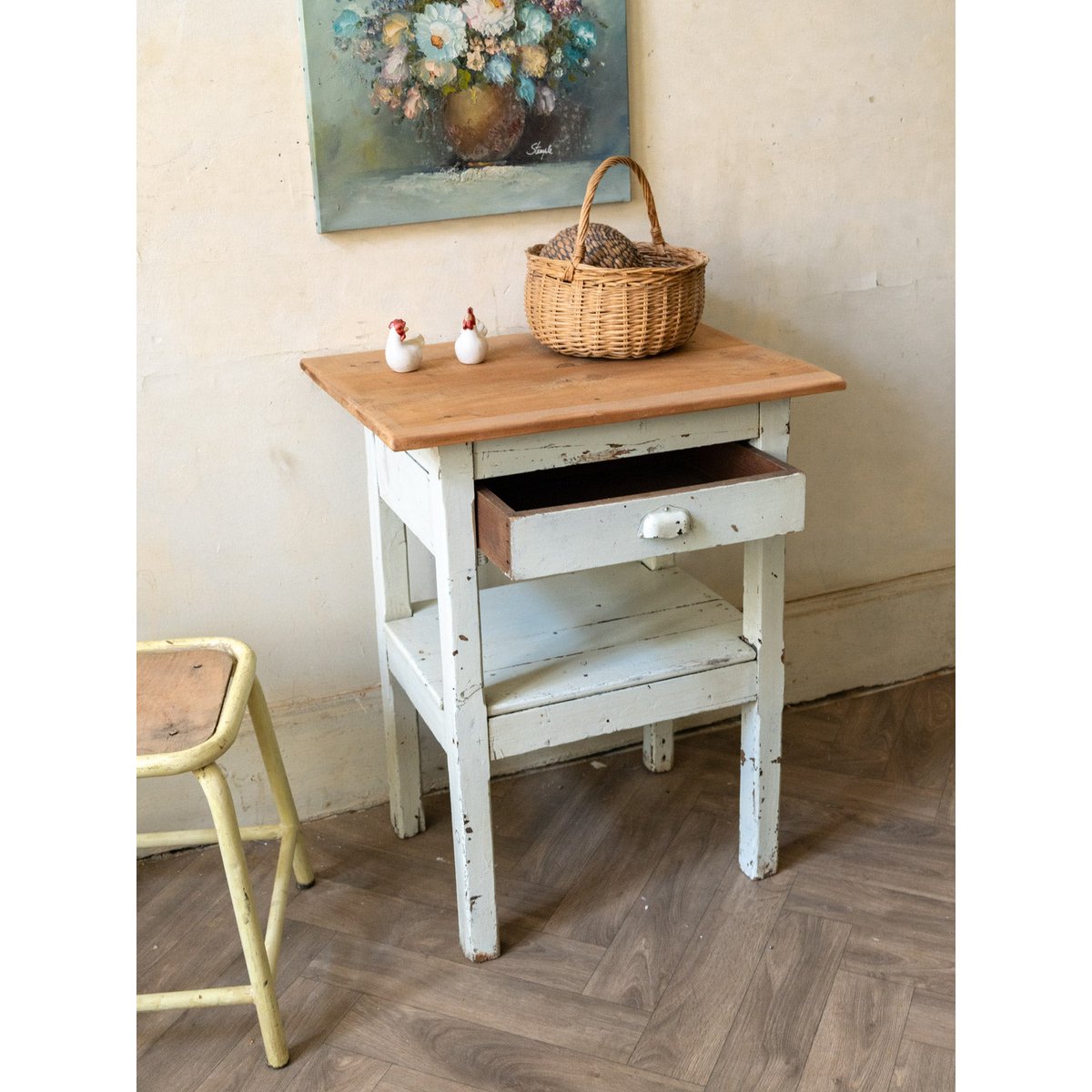 Table d'appoint vintage en bois Francine N°1022 - Bon état bois clair, DEBONGOUT