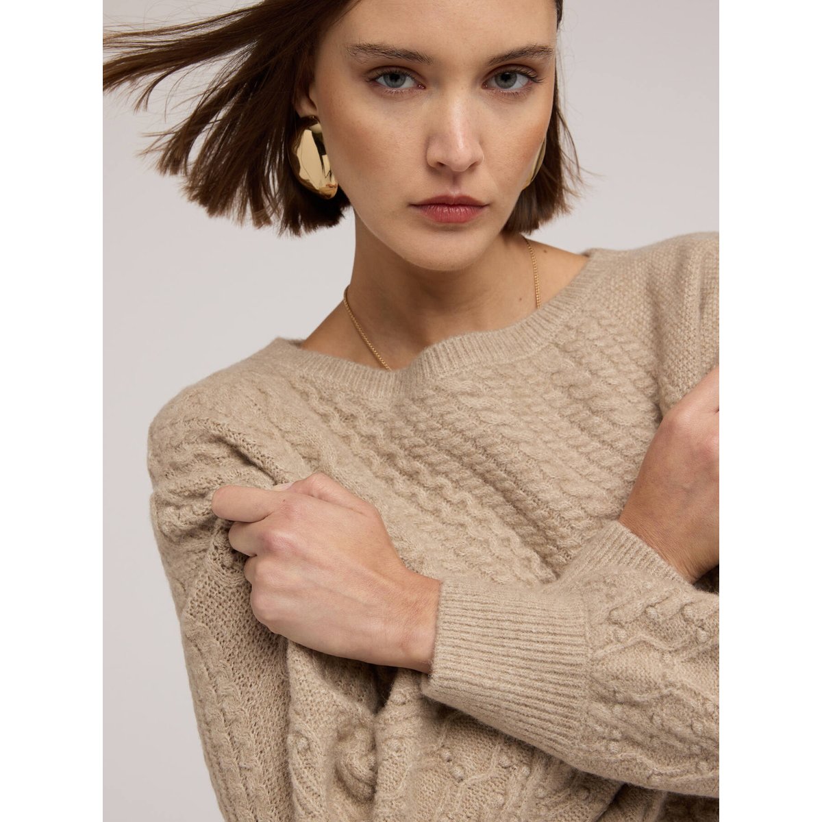 Pull asymétrique à tresses beige, MOTIVI