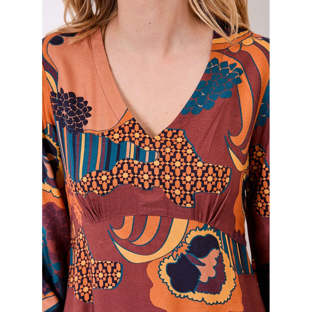Robe midi fluide imprimée col V LAMANA marron bleu marine preeti, LA FIANCÉE