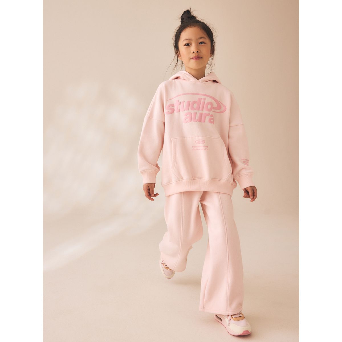 Ensemble pantalon large et sweat à capuche slogan rose pâle, NEXT