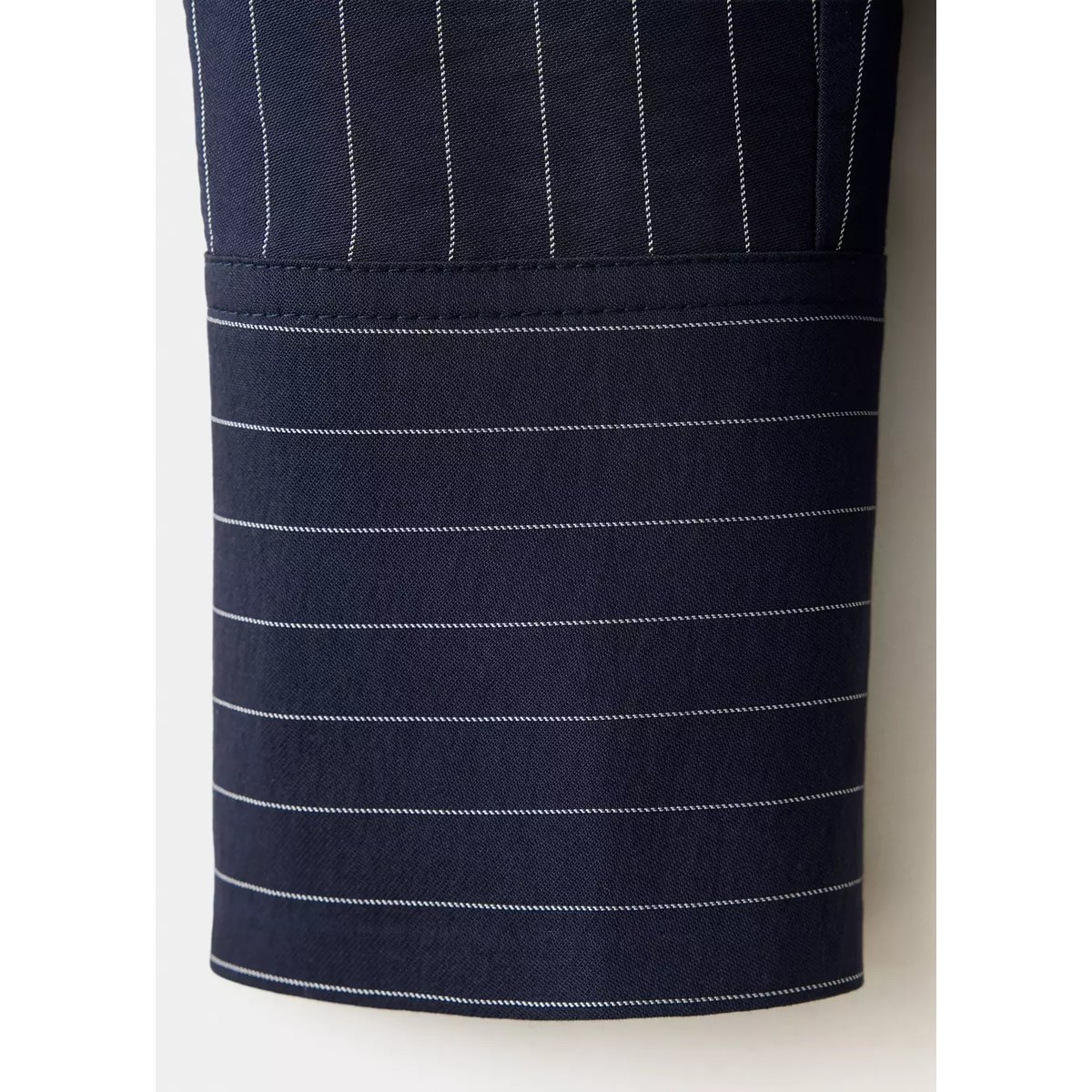 Chemise modal fines rayures bleu marine, MANGO