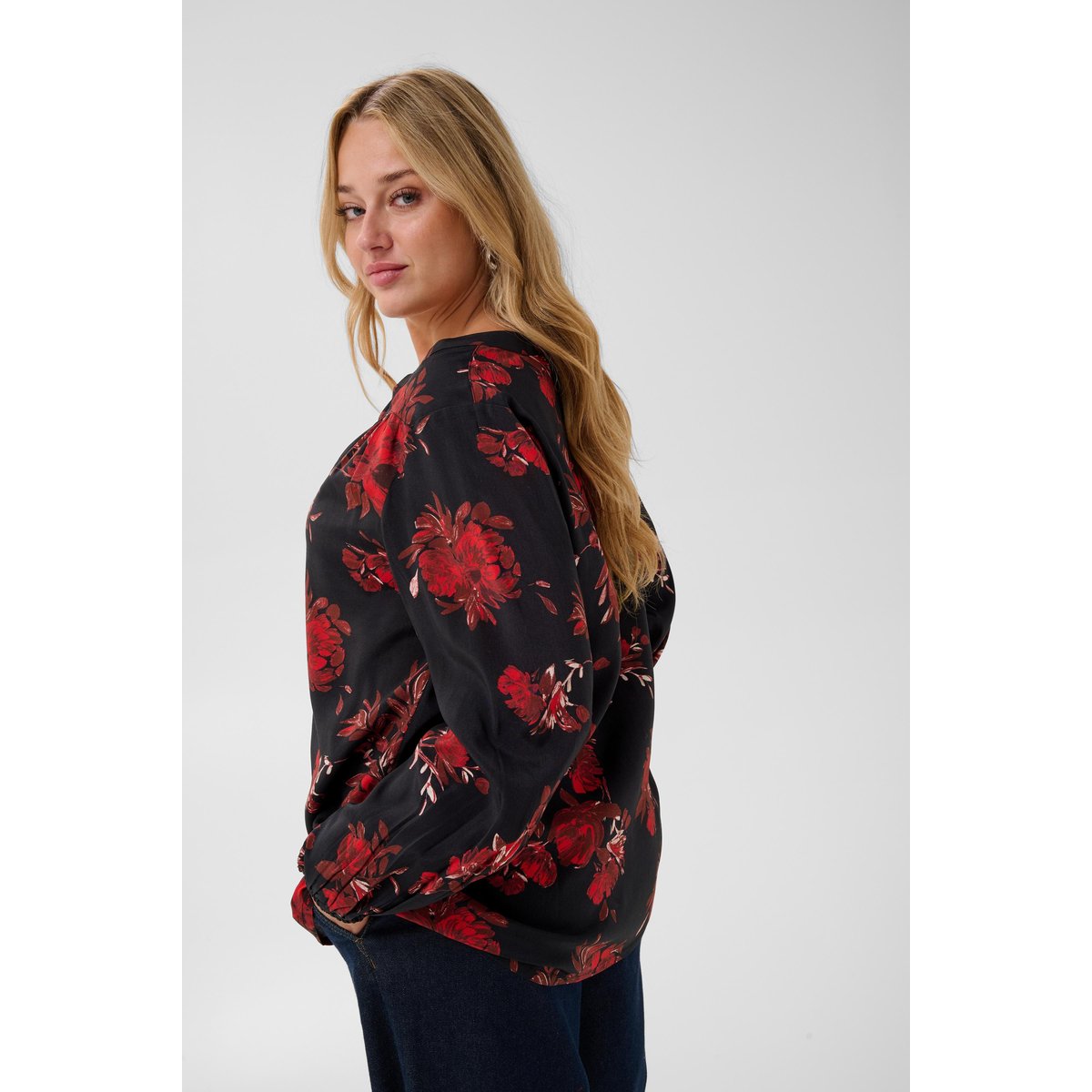 Blouse à manches longues noir rouge black/red flower, KAFFE CURVE