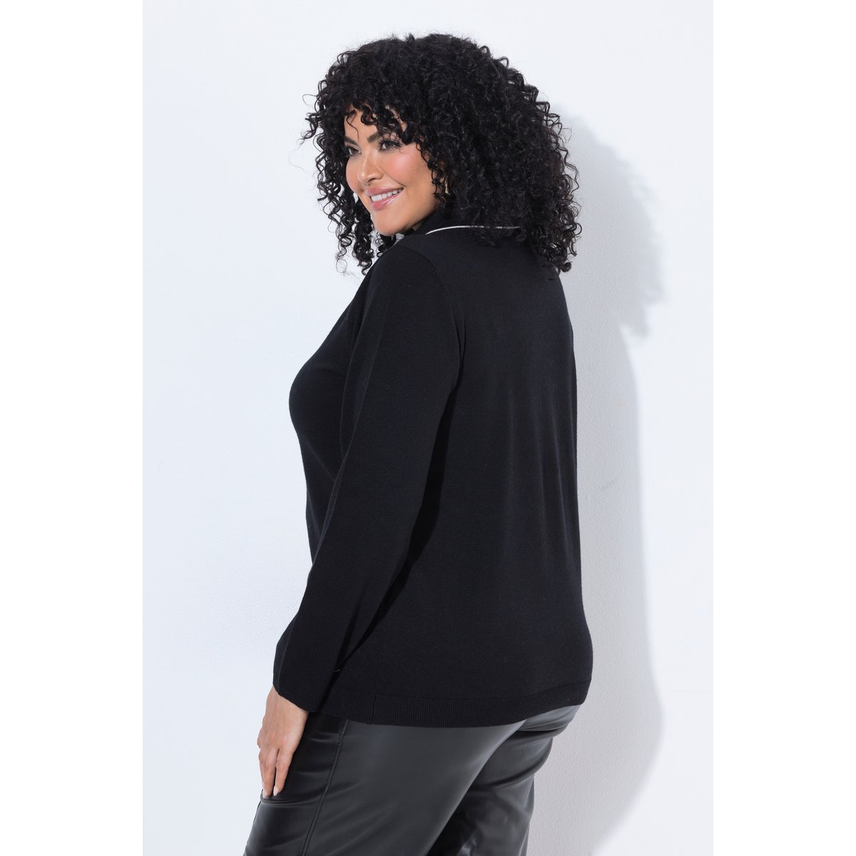 Pull avec détail écharpe noir, ULLA POPKEN