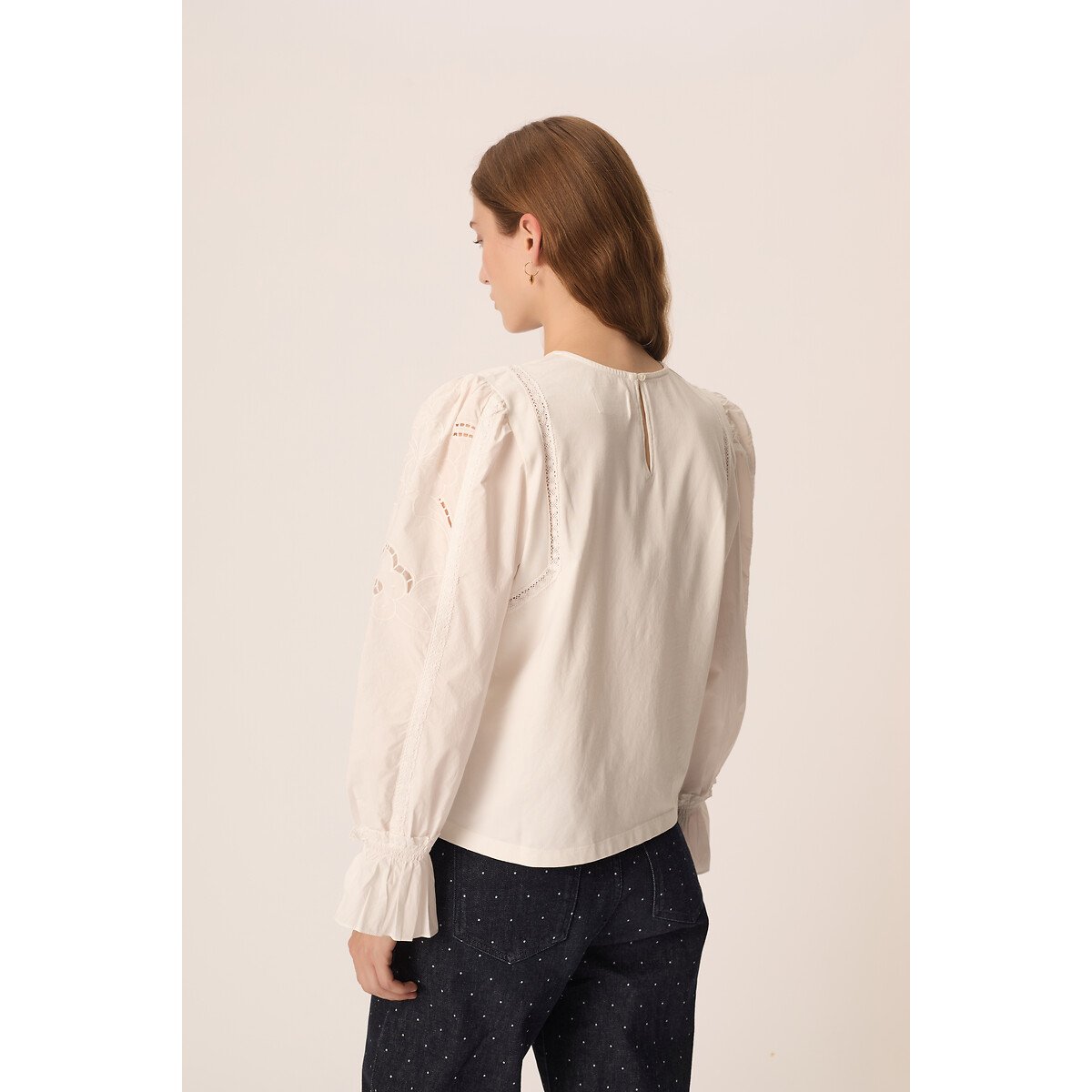 Camicetta con collo rotondo e maniche ricamate, YELINDA ecru , DES PETITS HAUTS