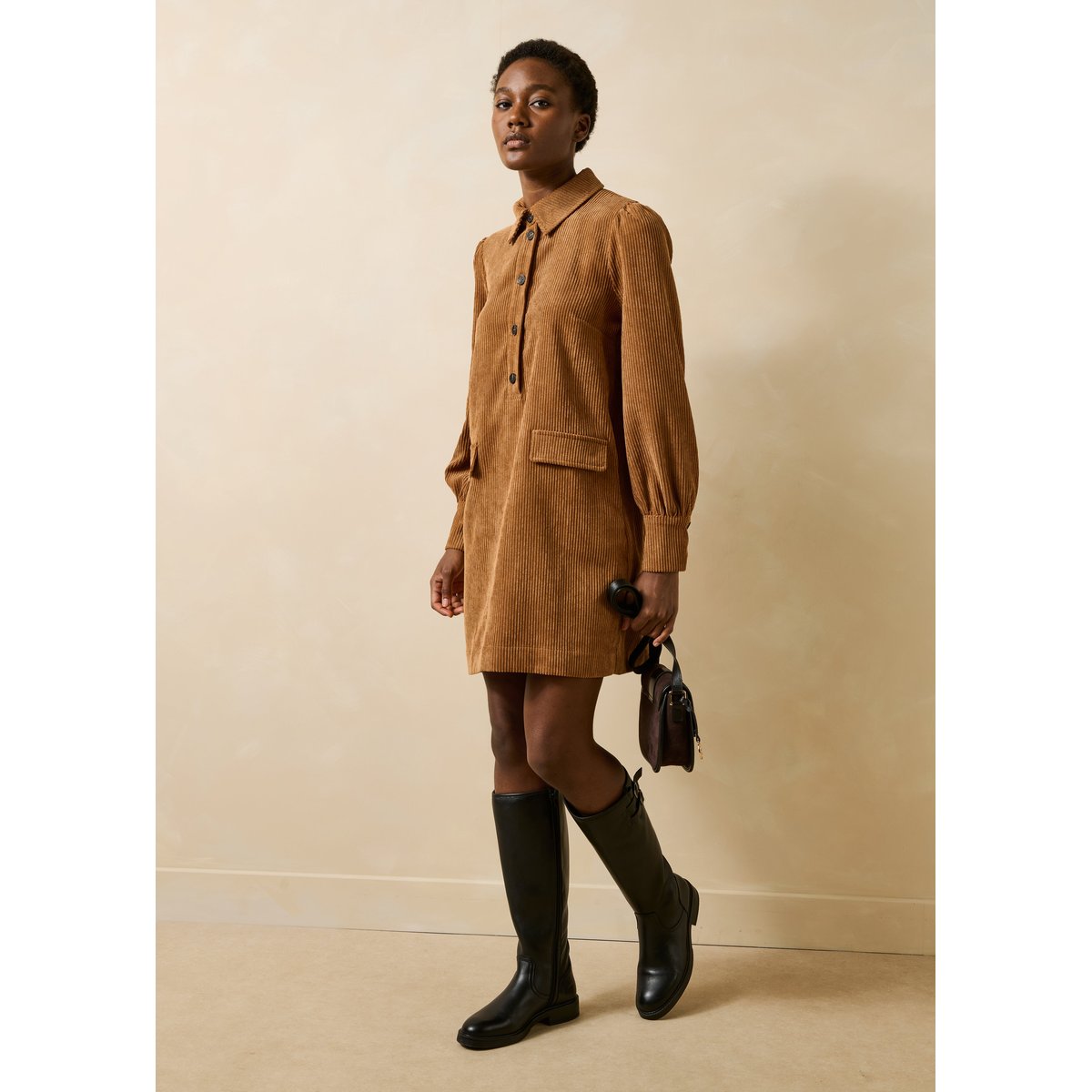 Robe chemise courte en velours côtelé cognac, LA FEE MARABOUTEE