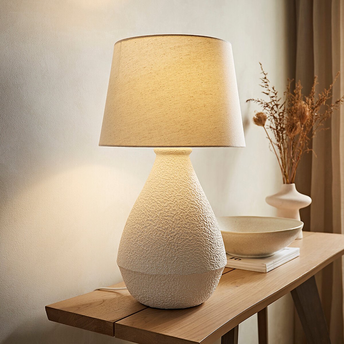 Huey Speckled Ceramic Hand Finished Table Lamp with Tapered Shade cream, SO'HOME