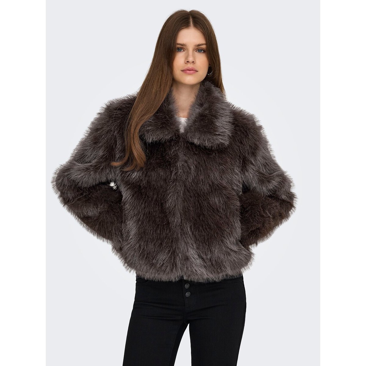 Manteau court en tissu duveteux à poils longs marron chocolat, ONLY