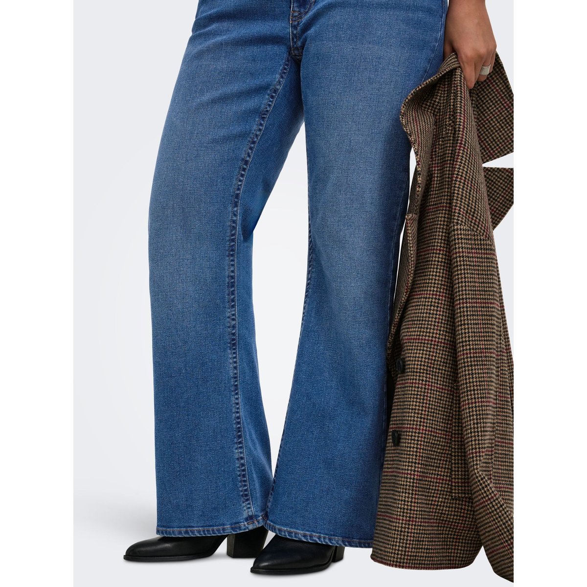 Jean Flared medium blue denim, ONLY CARMAKOMA