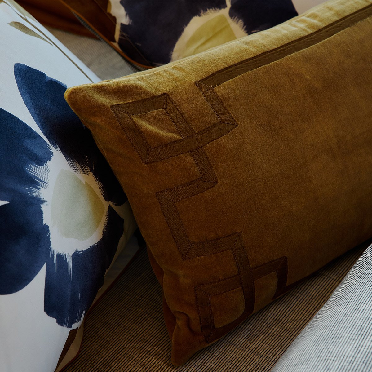 Housse de coussin en velours marron, CALYPSO bronze, DESFORGES