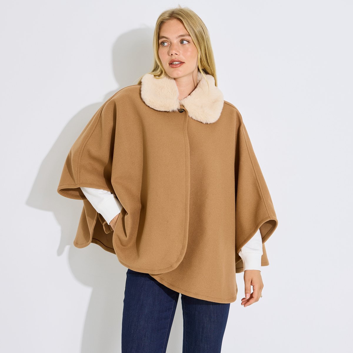Poncho col imitation fourrure marron camel, GRAIN DE MALICE