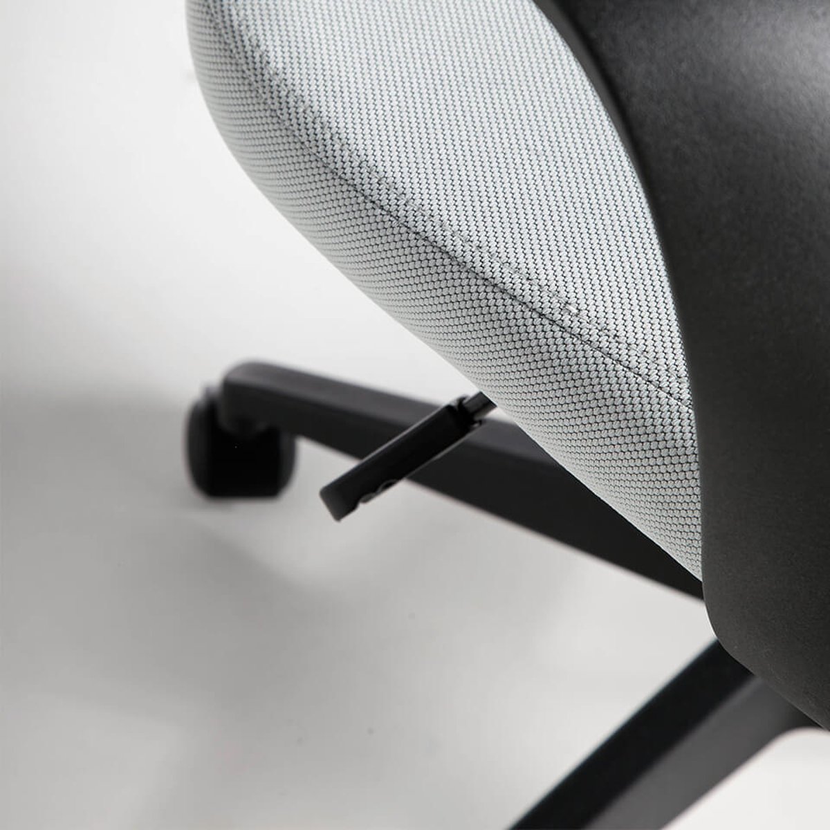 Fauteuil de bureau pivotante en tissu gris clair et pvc noir grey | black, ANGEL CERDA