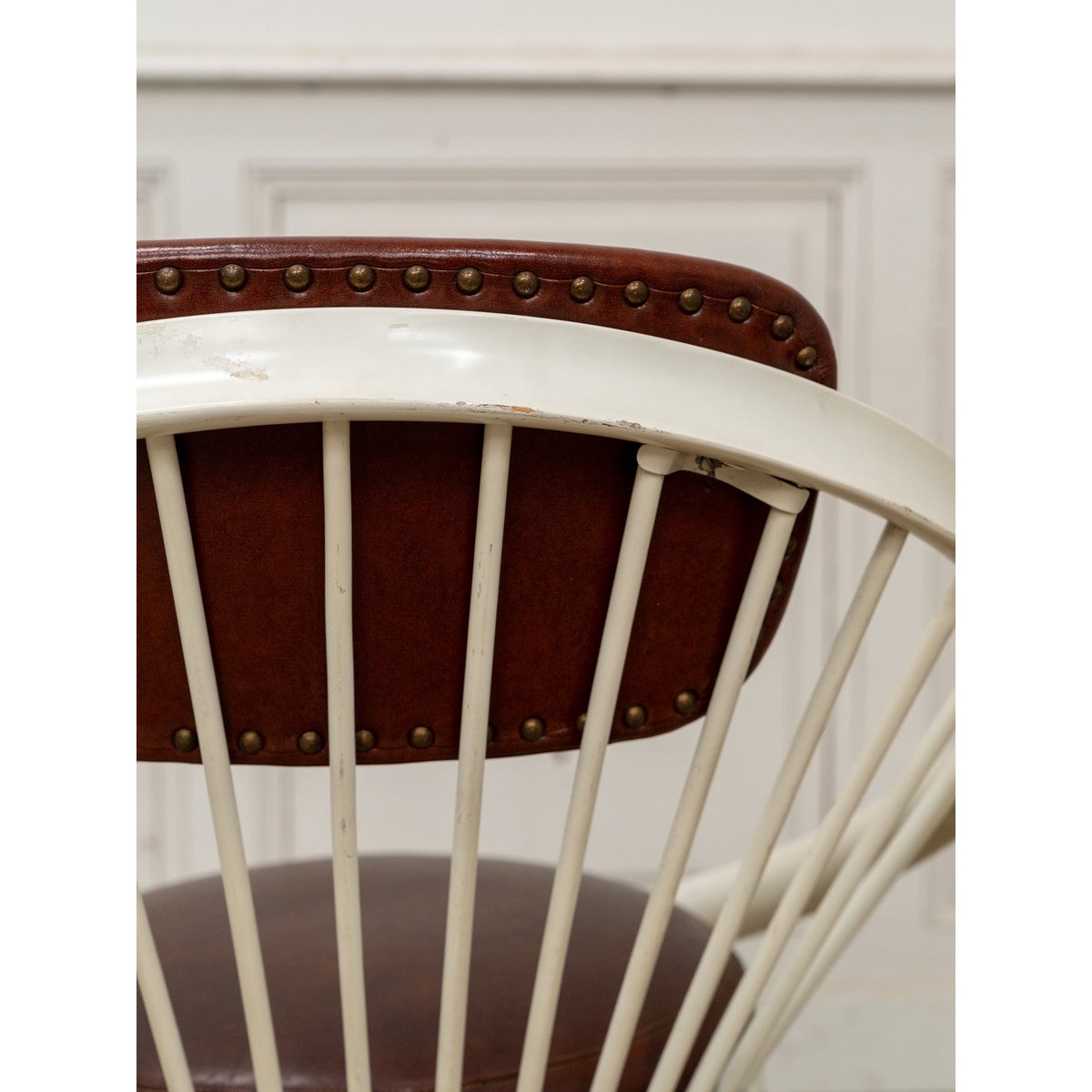 Fauteuil circle en cuir par Yngve Ekström Jakob N°1293 - Bon état blanc, DEBONGOUT