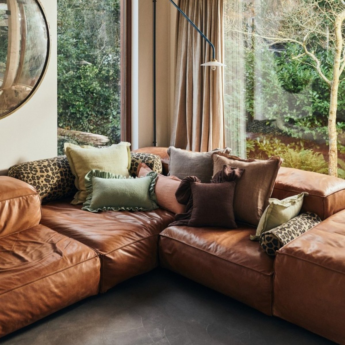 Coussin rouleau panthère Panther marron, HKLIVING