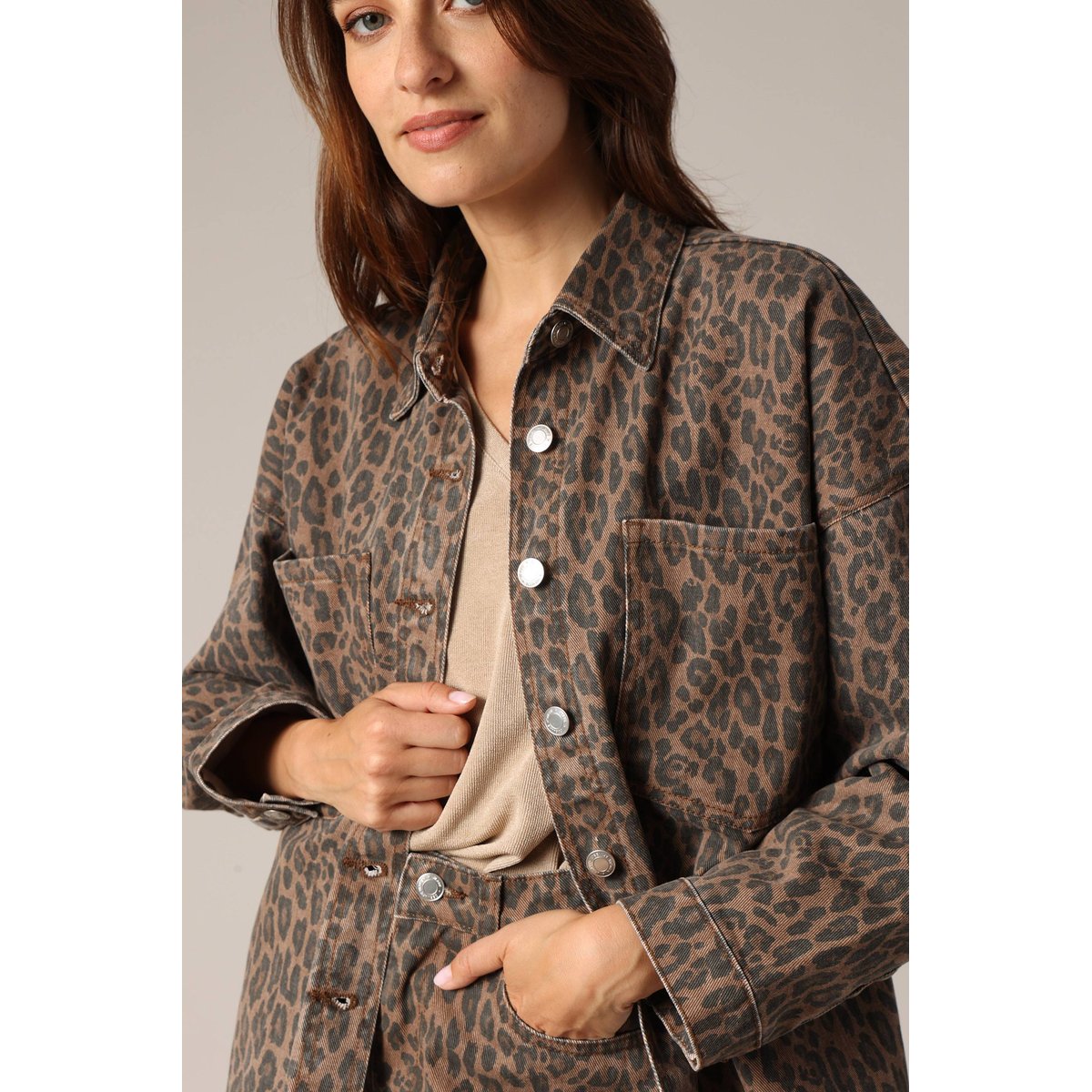 Surchemise 100 % coton imprimé léopard CAMINA camel, DEELUXE