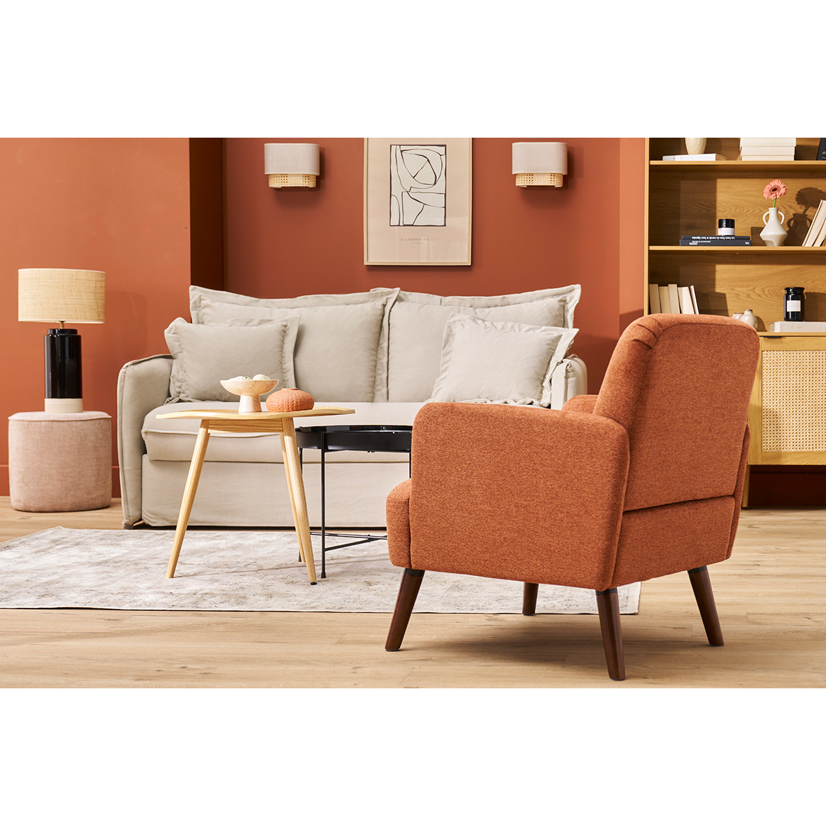 Fauteuil scandinave en tissu effet velours texturé terre brûlée et bois foncé ISKO terra cotta, MILIBOO