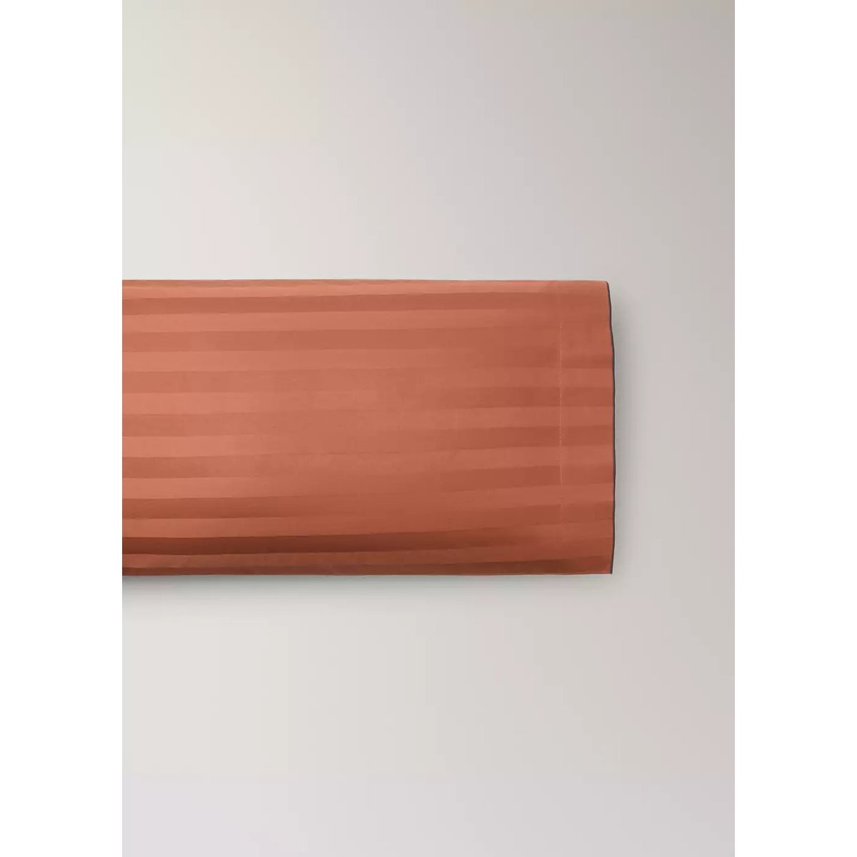 Taie d’oreiller 100 % coton satin jacquard à rayures 45 x 110 cm cognac, MANGO HOME