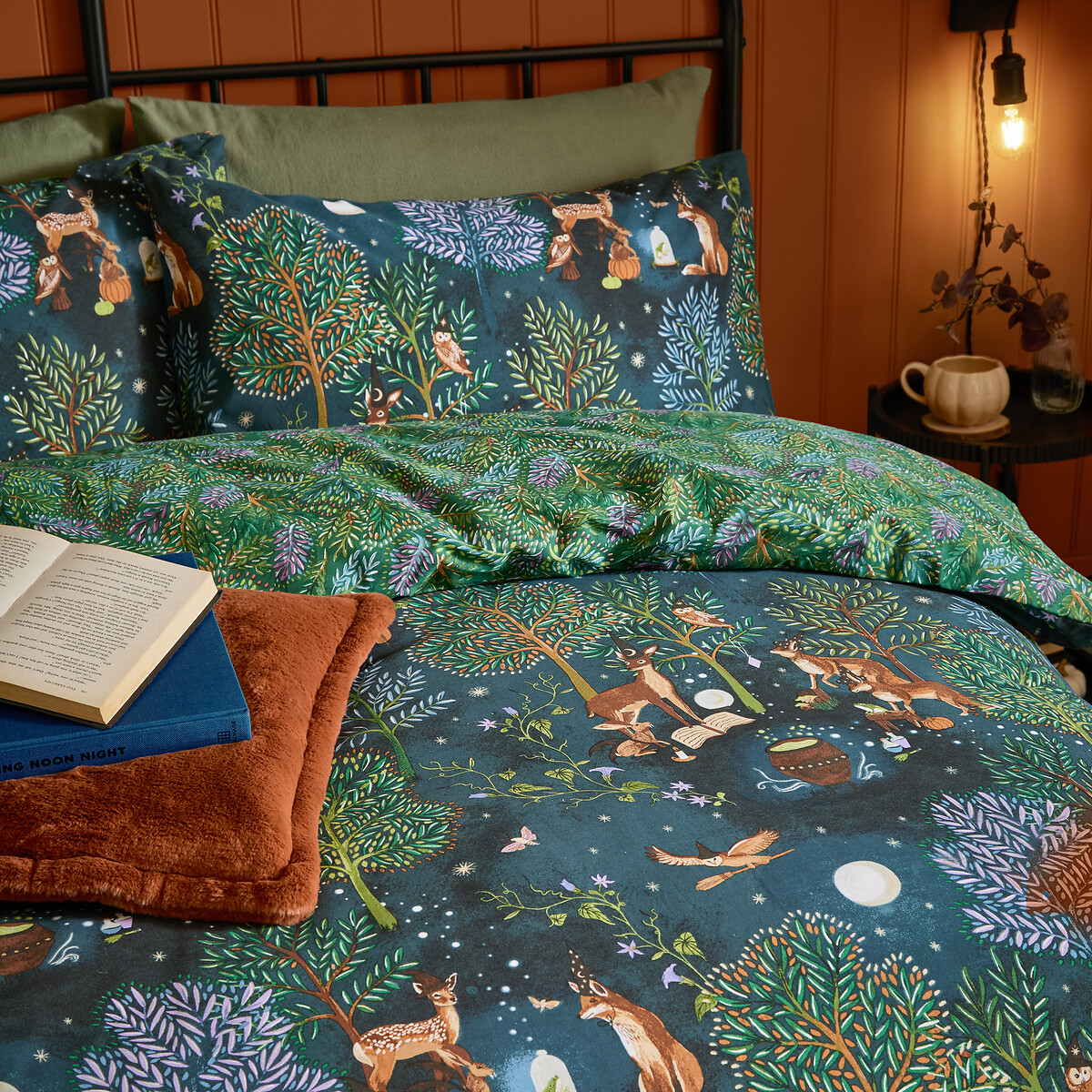 Woodland Ritual Reversible Duvet Cover and Pillowcase Set navy, FURN.