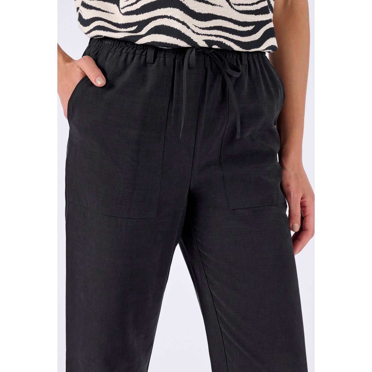 Pantalon 7/8ème enfilable poches cargo noir, DAMART