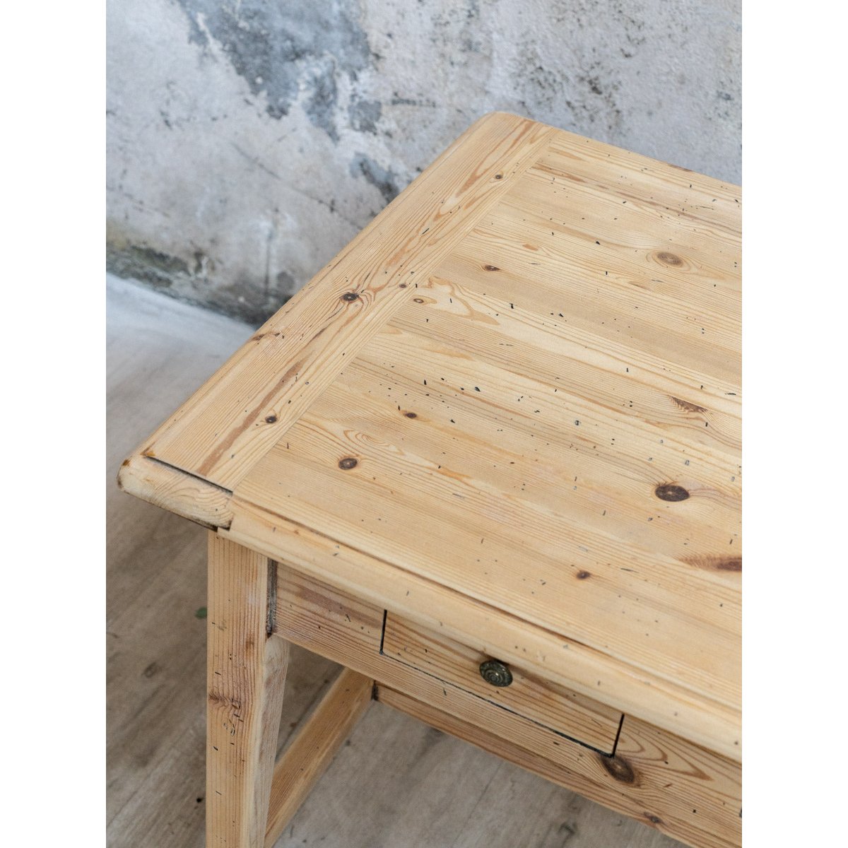 Table à manger en bois Romy N°1589 - Bon état bois clair, DEBONGOUT