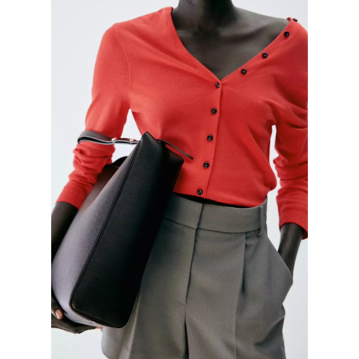 Sac bucket mousqueton noir, MANGO