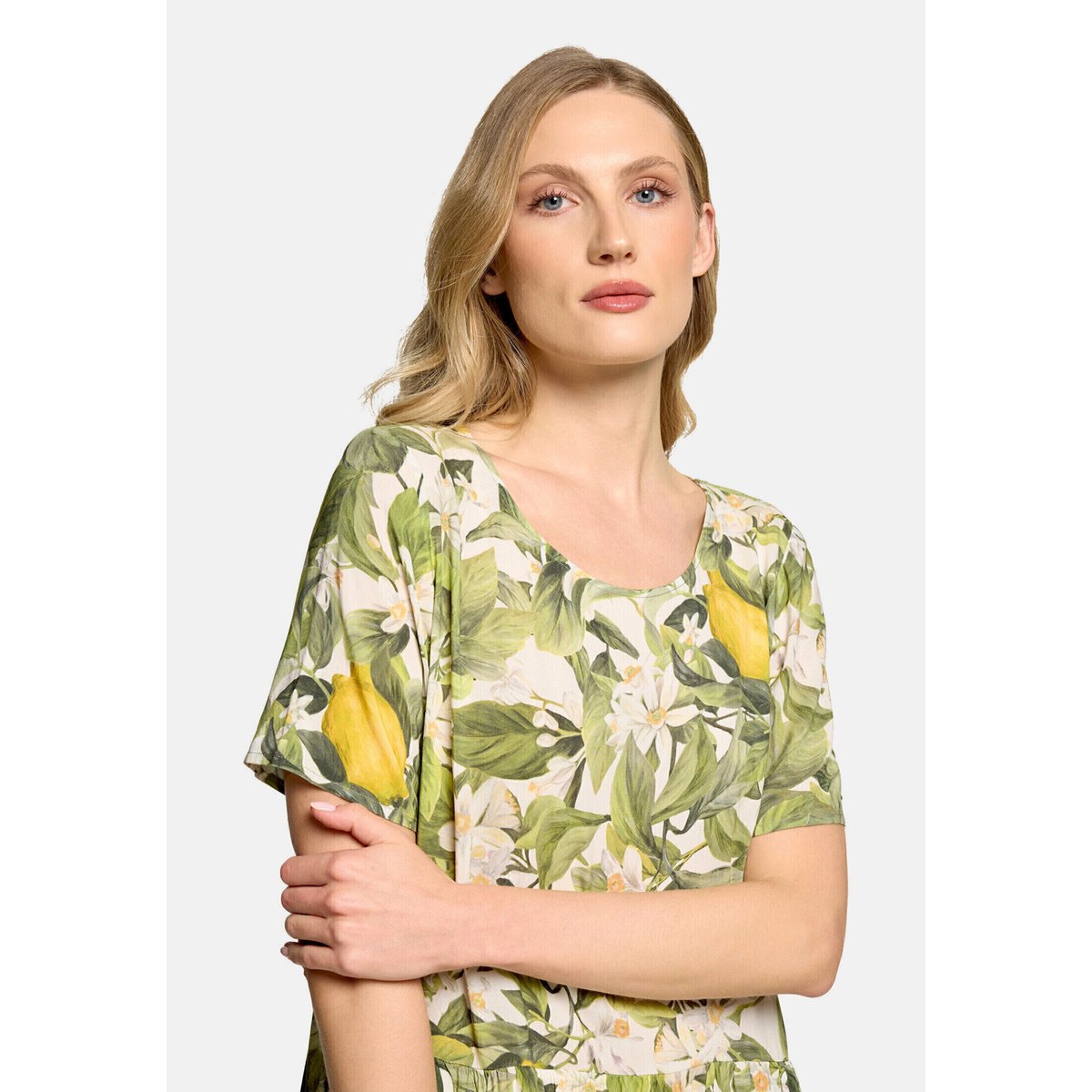 Robe casual à poches extérieures cream/green, CARTOON