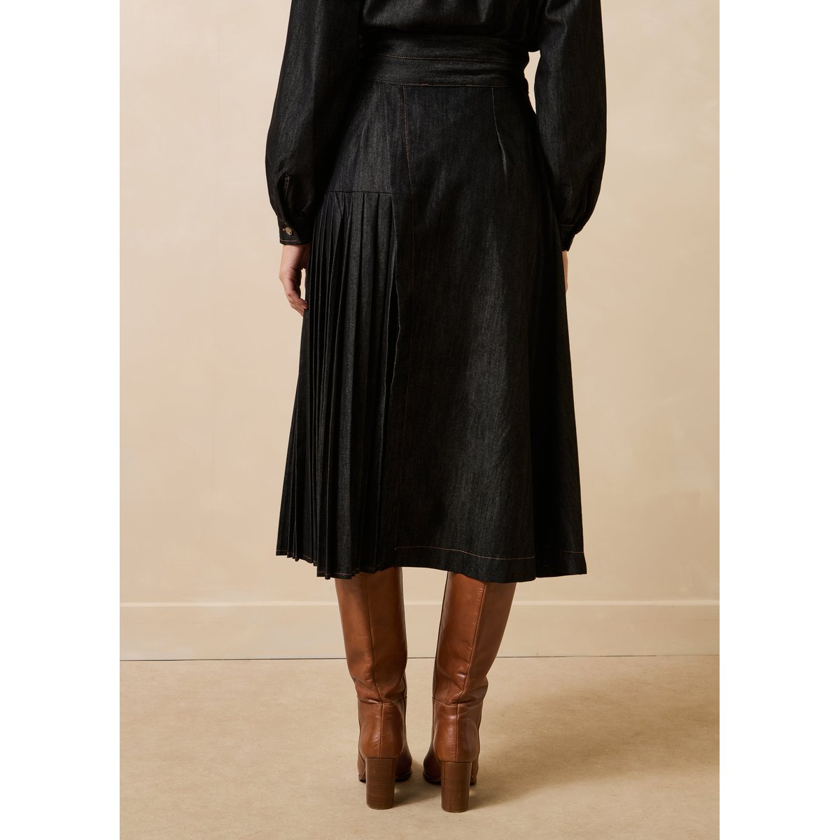 Jupe midi portefeuille en denim noir, LA FEE MARABOUTEE