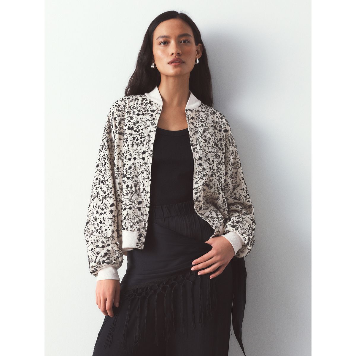 Blouson aviateur orné de perles monochrome, NEXT