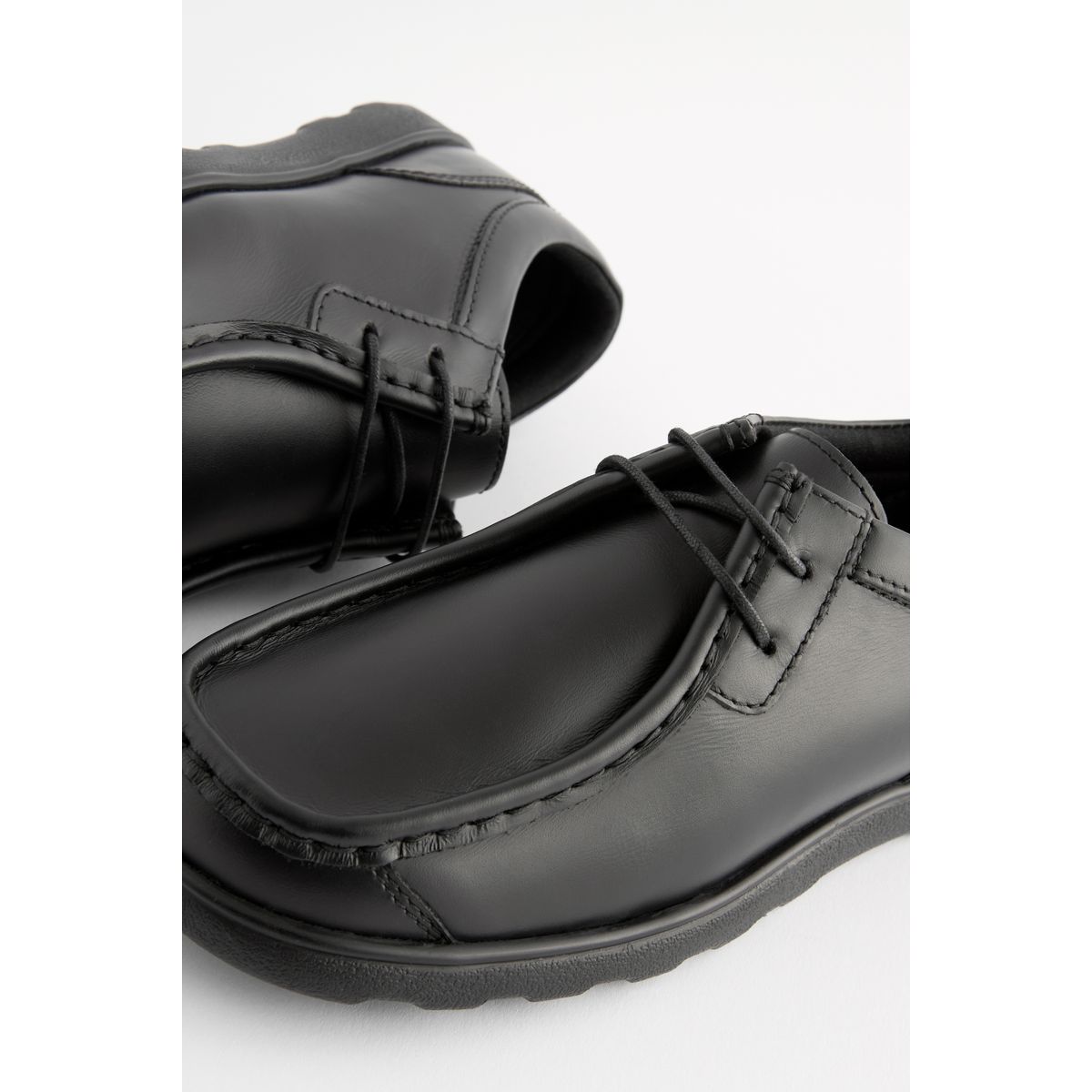 Chaussures d’école à lacets noir, NEXT