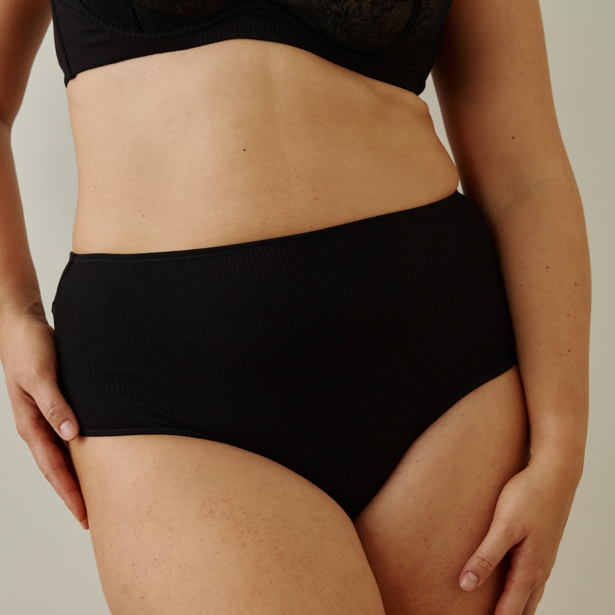 Culotte haute Colombe noir, VARIANCE