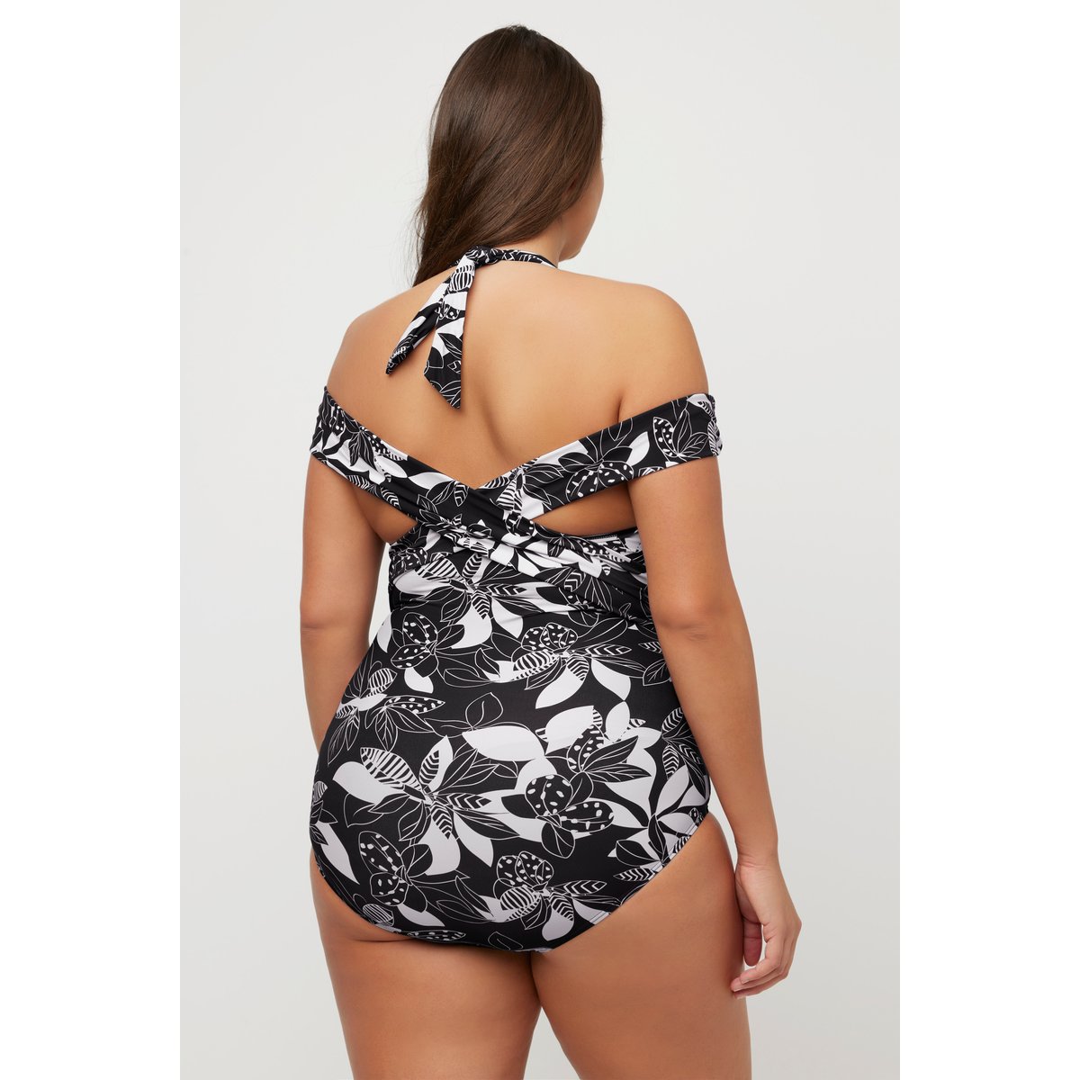 Maillot de bain avec bonnets souples. noir, ULLA POPKEN