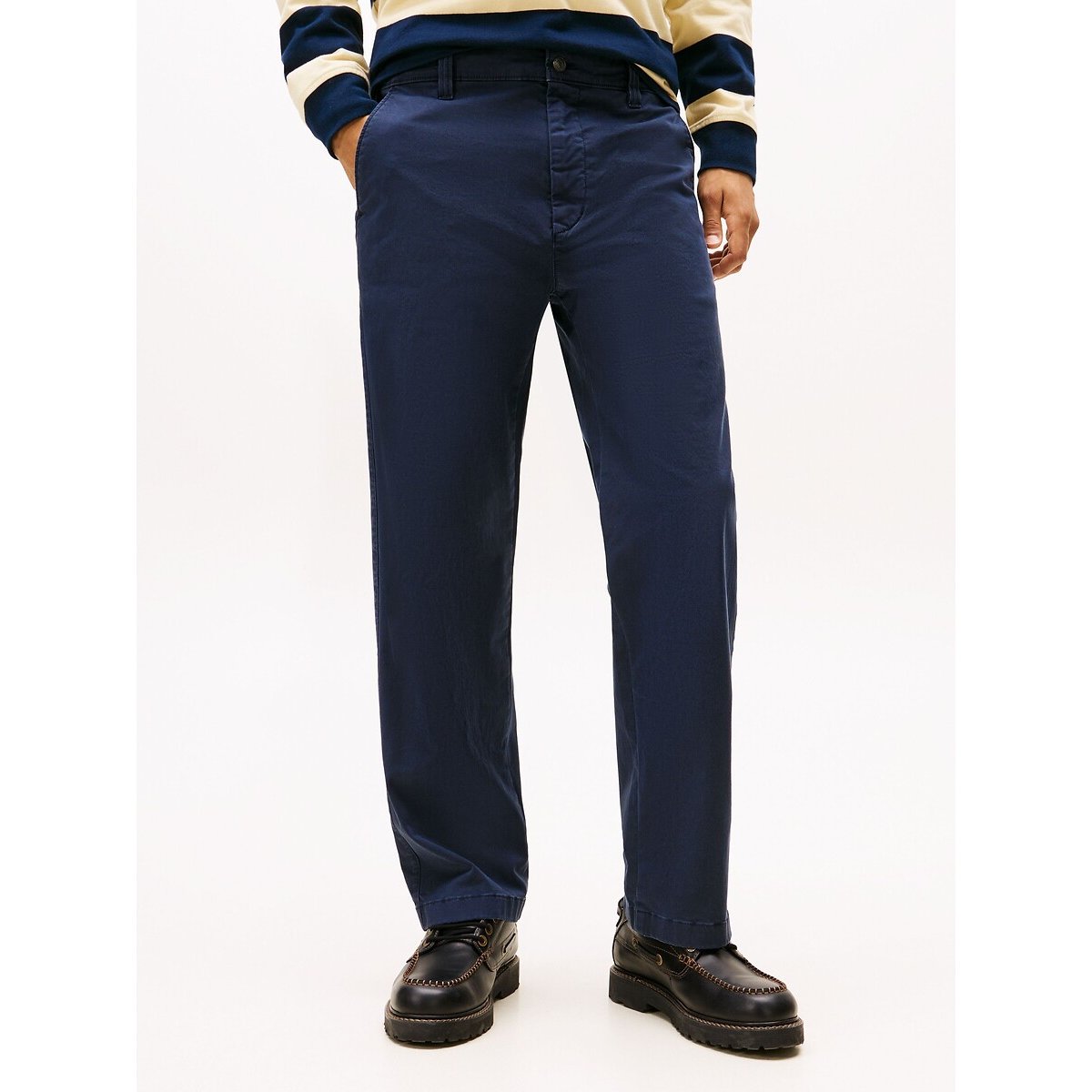 Chino Otis coupe standard en sergé bleu marine, TOMMY JEANS