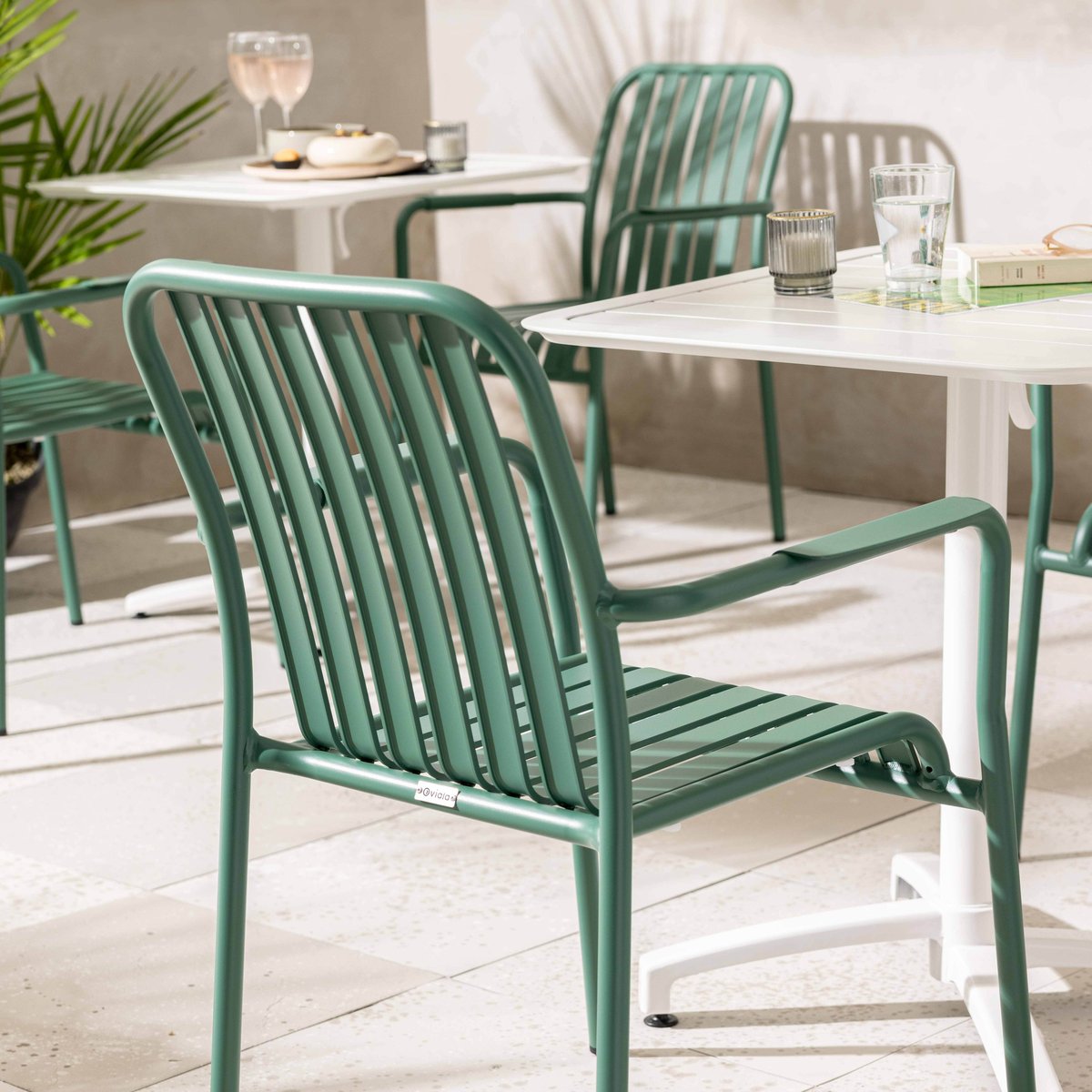 Chaise de terrasse avec accoudoirs en aluminium, FARO vert foncé, OVIALA