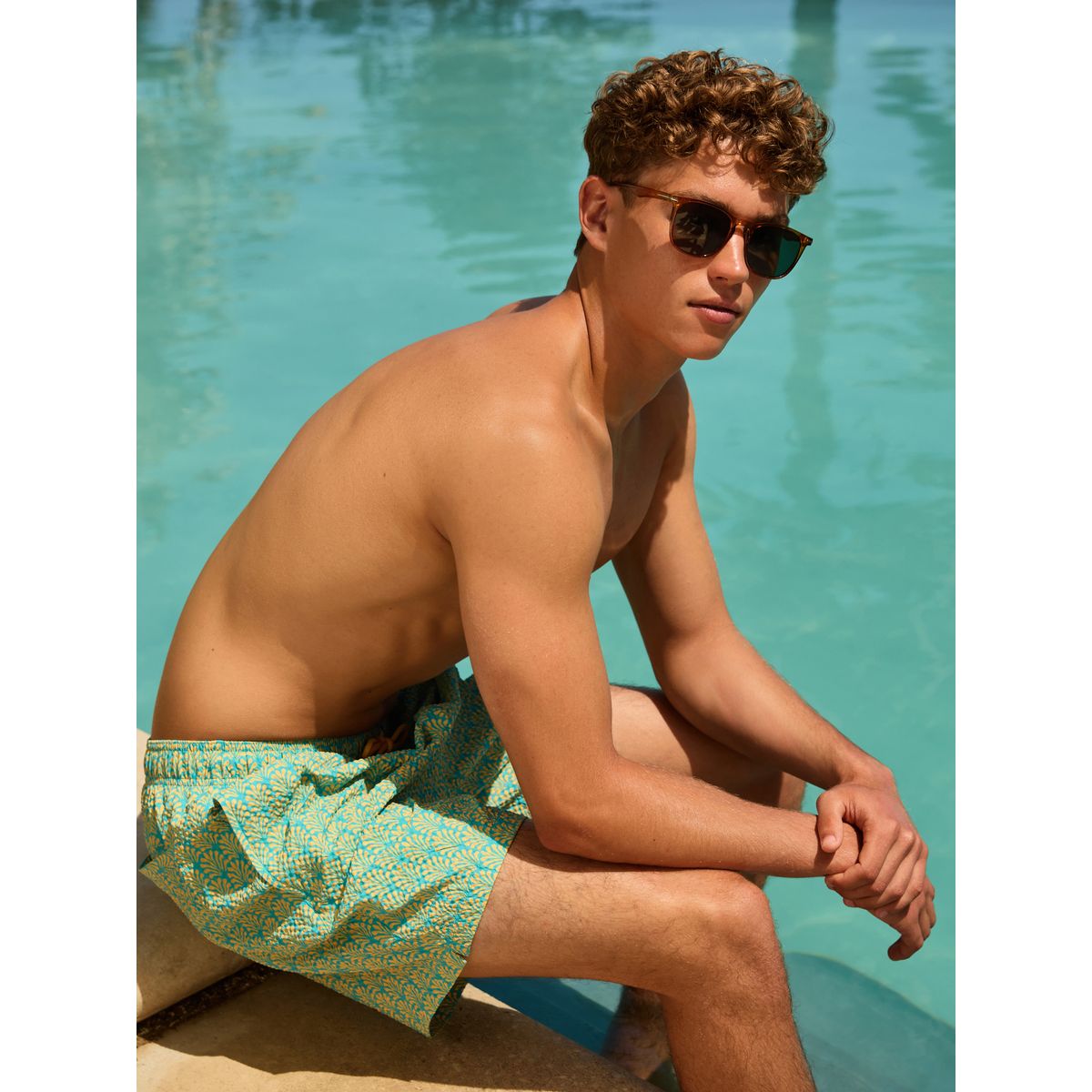 Short de bain texturé géométrique 5 pouces turquoise et jaune, NEXT