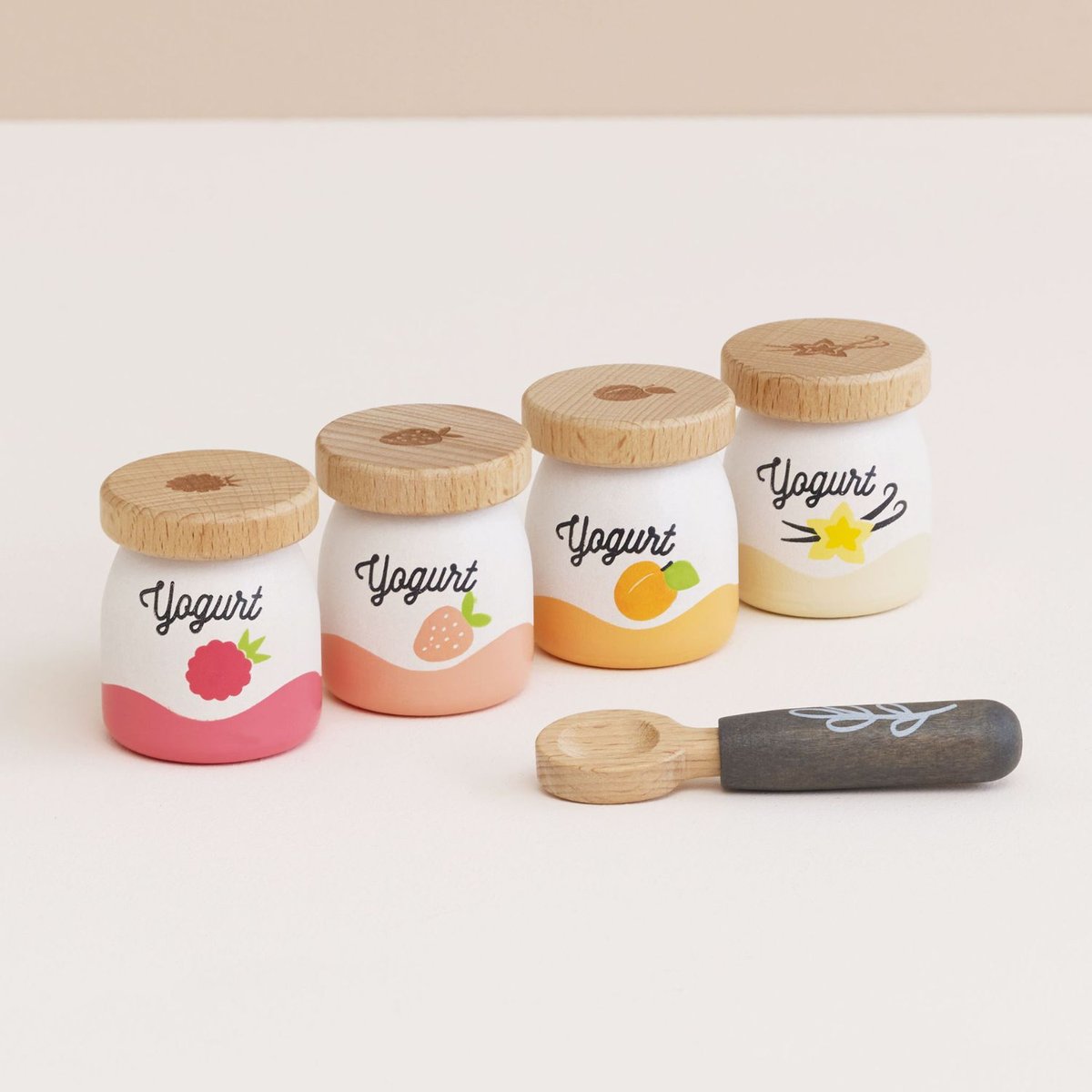 Pack de 4 yaourts blanc, orange, jaune, LE TOY VAN