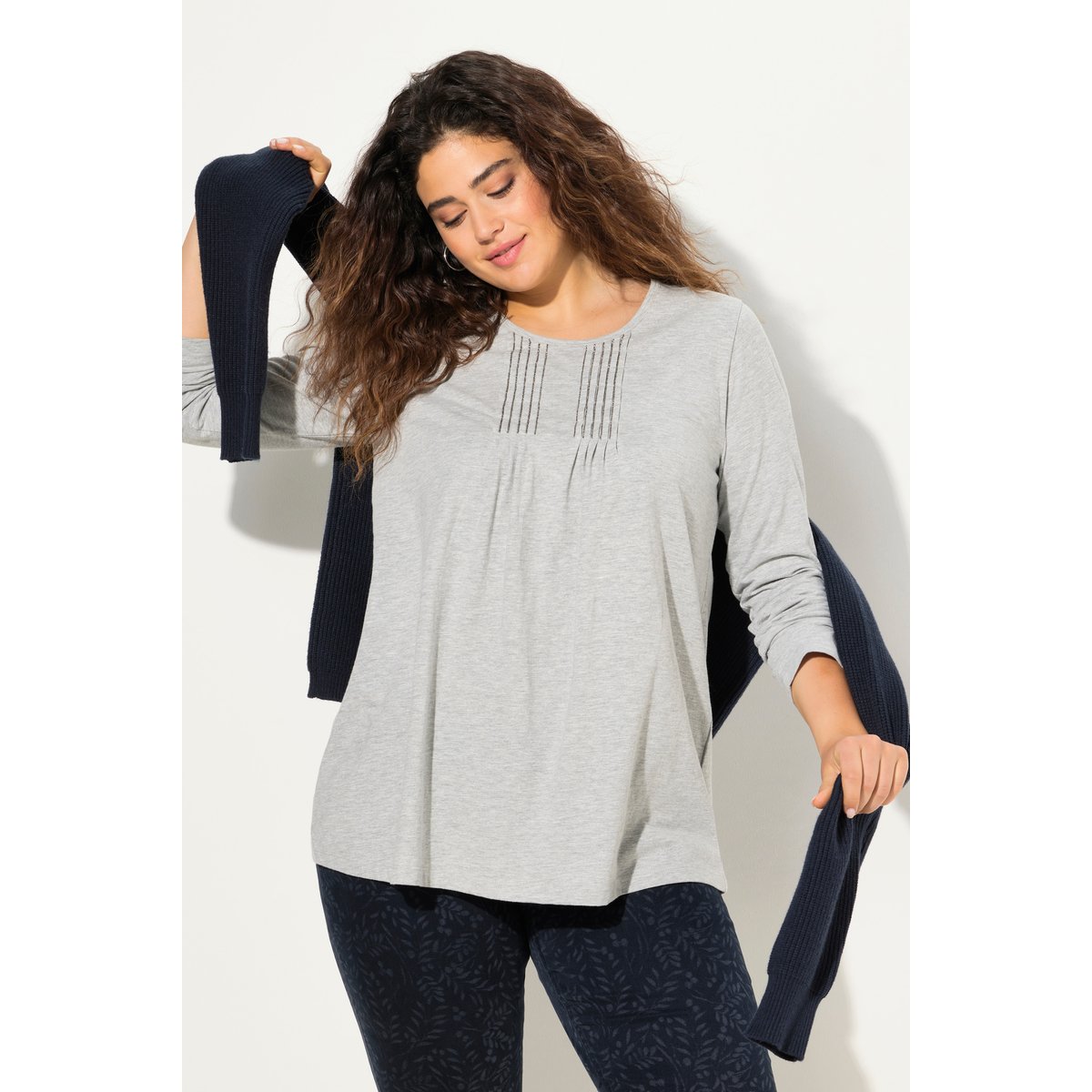 T-shirt à col rond et manches longues. Coupe gris clair chiné, ULLA POPKEN